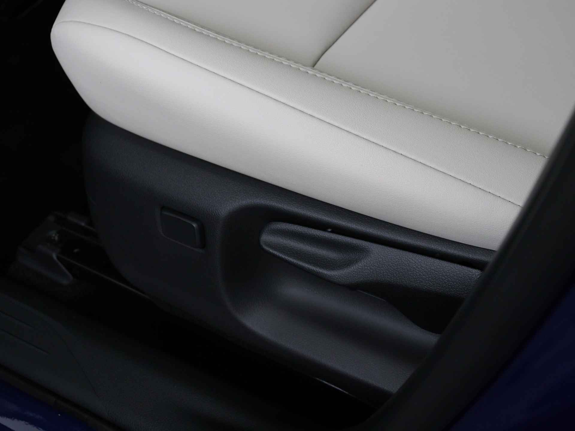 Lexus LBX Elegant 2WD | Mark Levinson | Head Up Display | 360 Camera | - 19/48