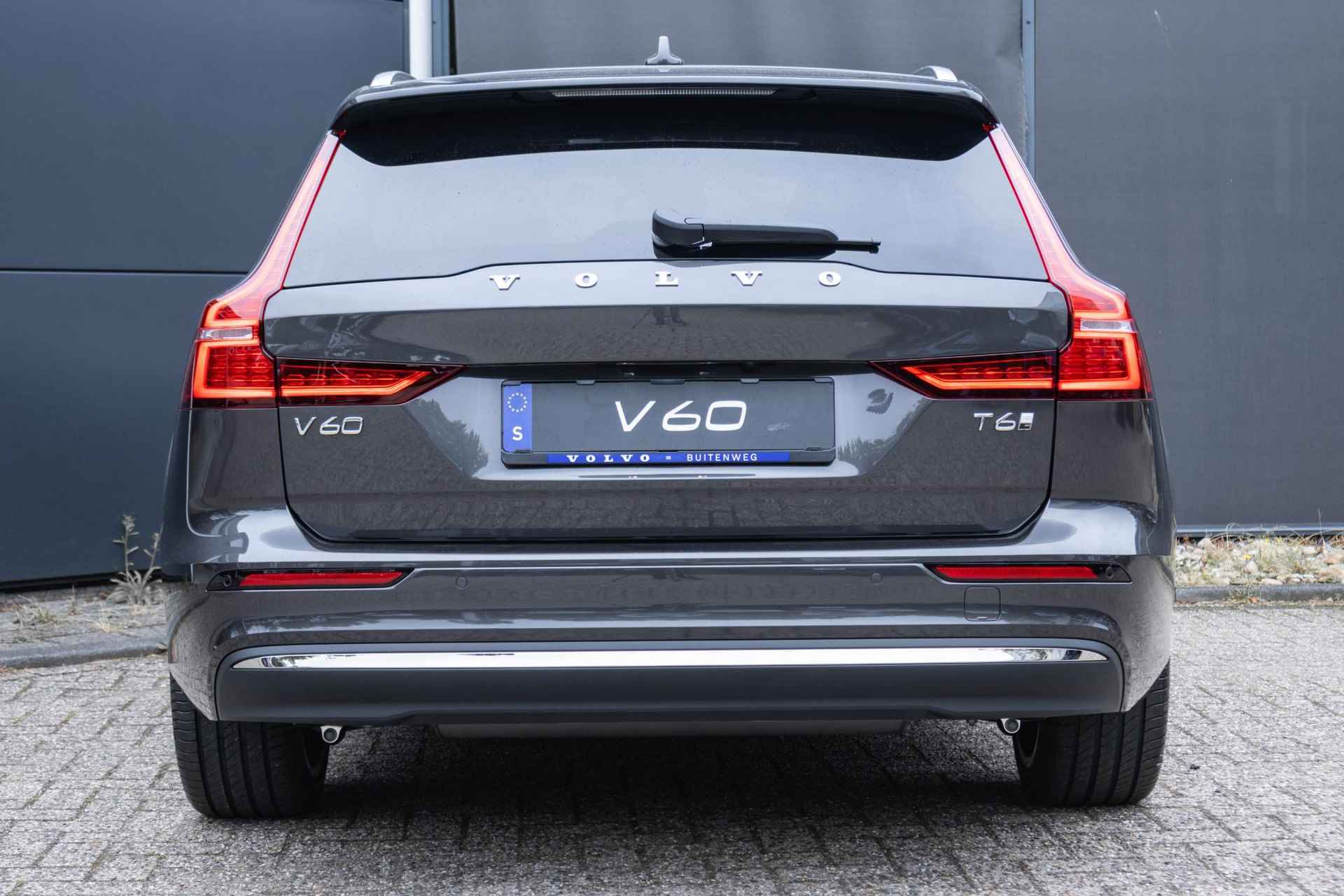 Volvo V60 T6 Recharge AWD Essential Edition | Long Range | Direct Leverbaar | Google Infotainment | Stoel- en stuurverwarming | Verwarmde achterbank | Parkeercamera - 10/33