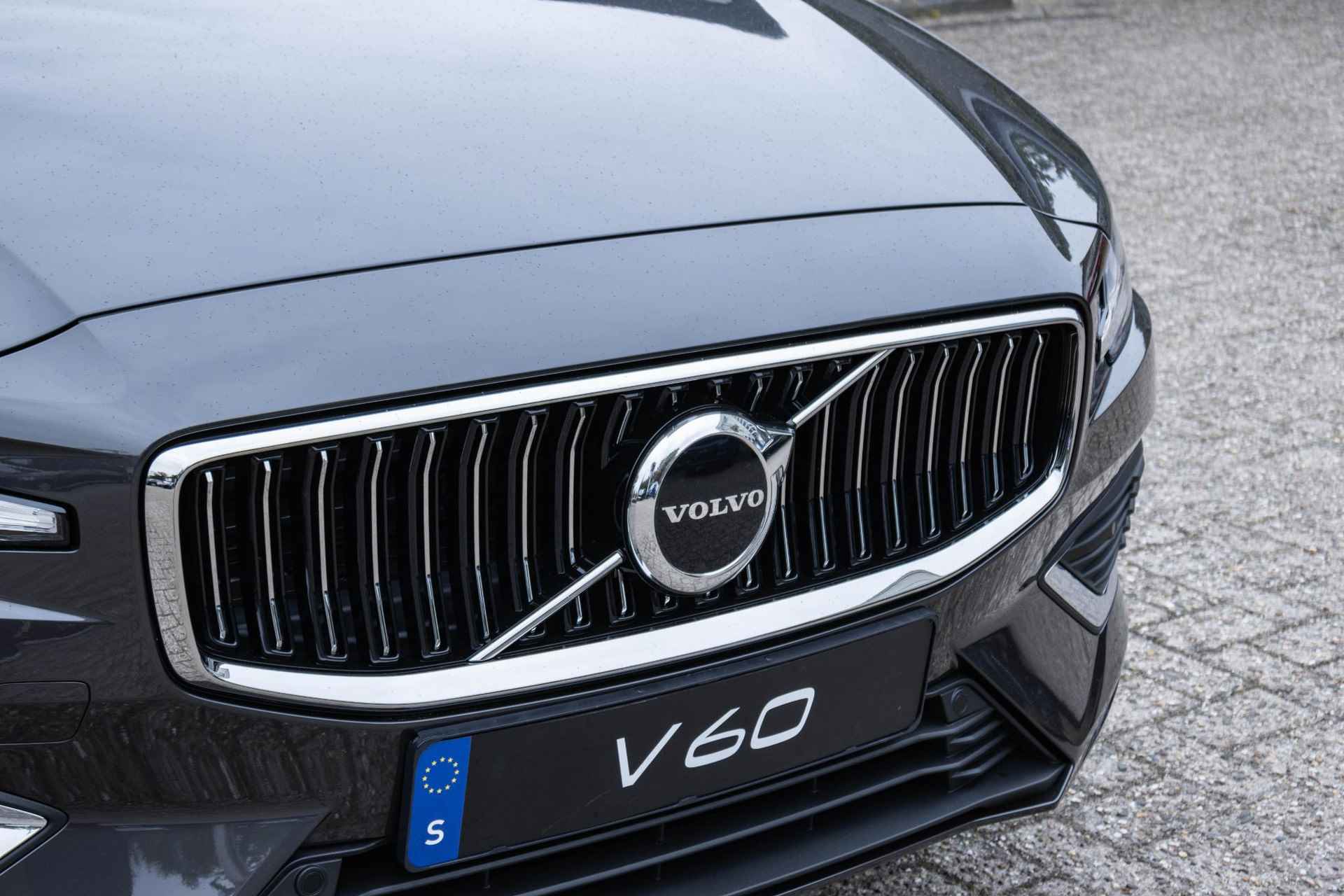 Volvo V60 T6 Recharge AWD Essential Edition | Long Range | Direct Leverbaar | Google Infotainment | Stoel- en stuurverwarming | Verwarmde achterbank | Parkeercamera - 13/33