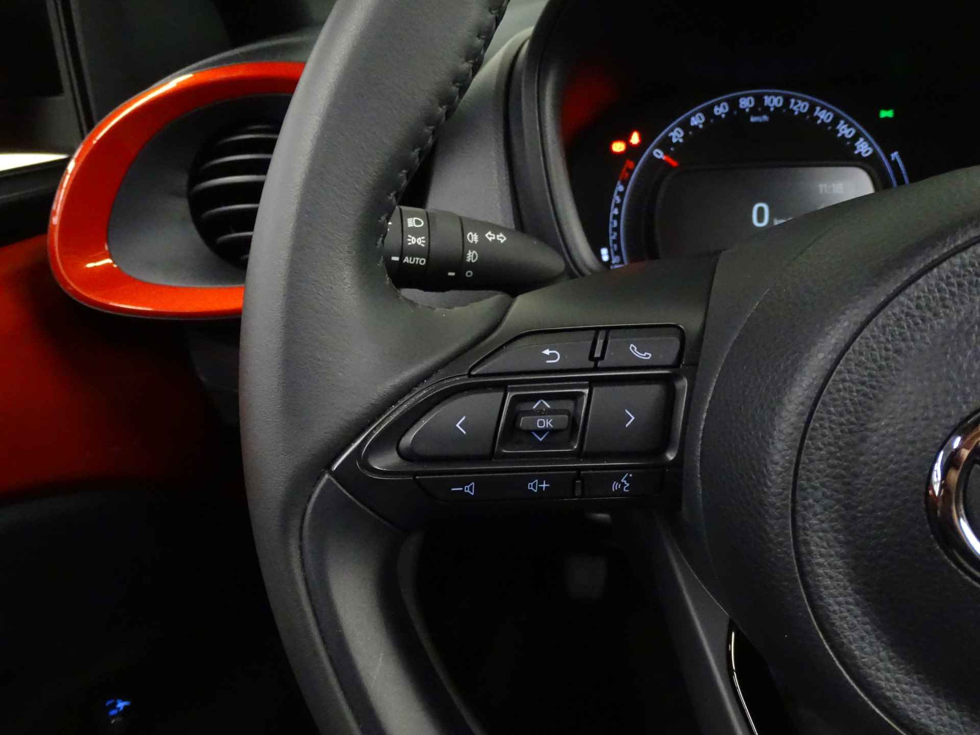 Toyota Aygo X 1.0 VVT-i MT envy cabrio | Smart connect | Navigatie | Smart entry - 22/34