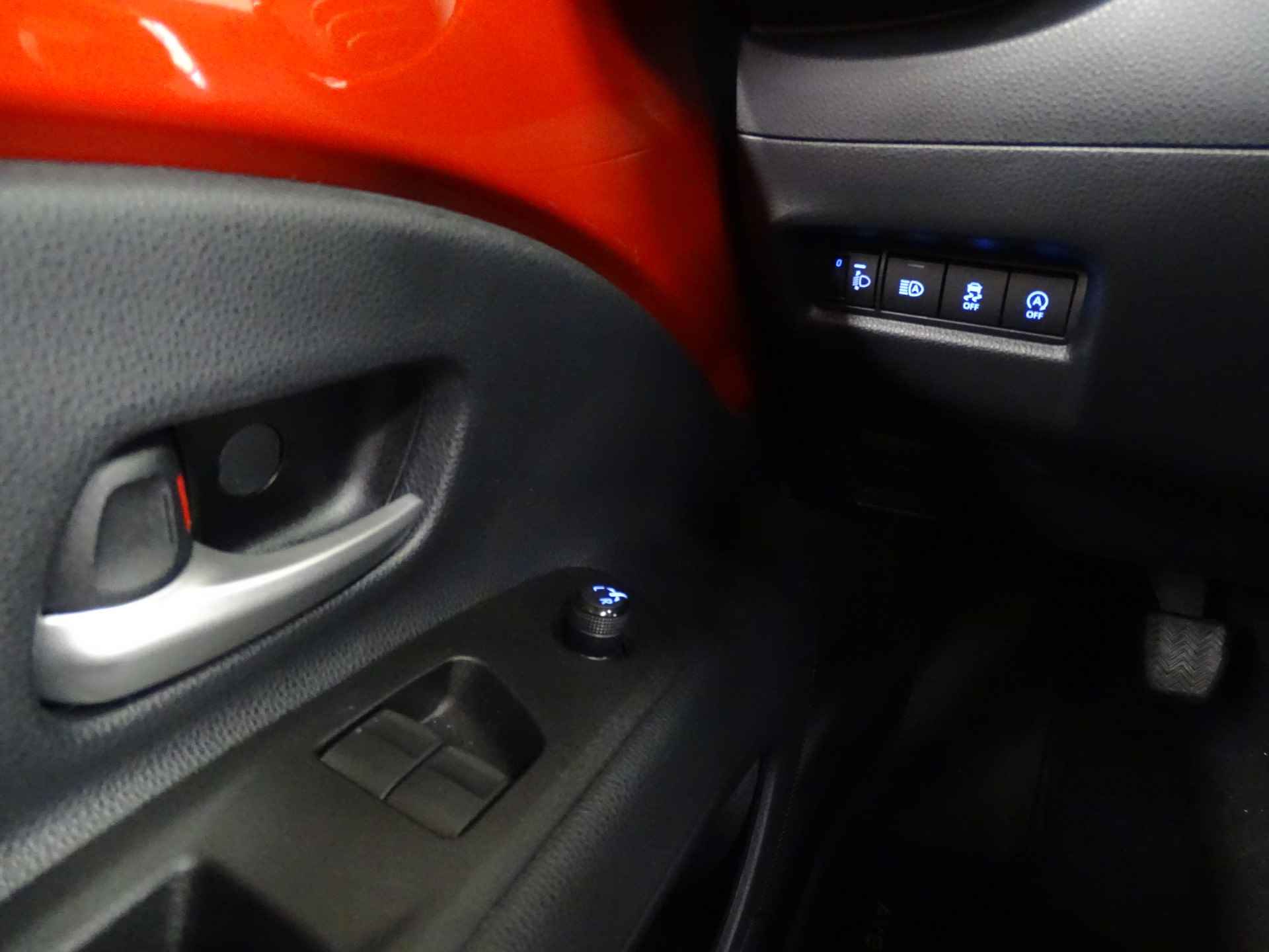 Toyota Aygo X 1.0 VVT-i MT envy cabrio | Smart connect | Navigatie | Smart entry - 23/34