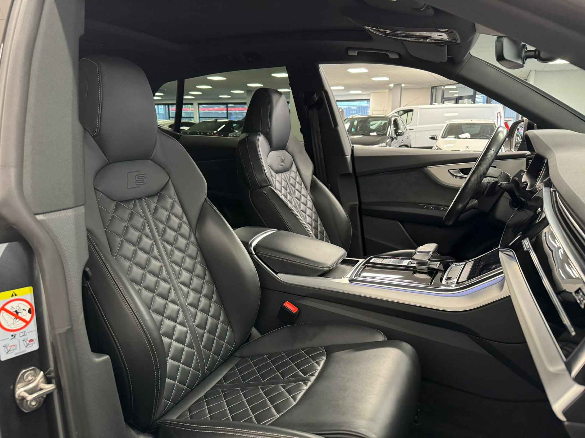 Audi Q8 60 TFSI e quattro Pro Line S Competition | Panoramadak | Valcona leder | Elekt. Stoelen | Stoelverwarming | Trekhaak | 22" wiele - 38/54