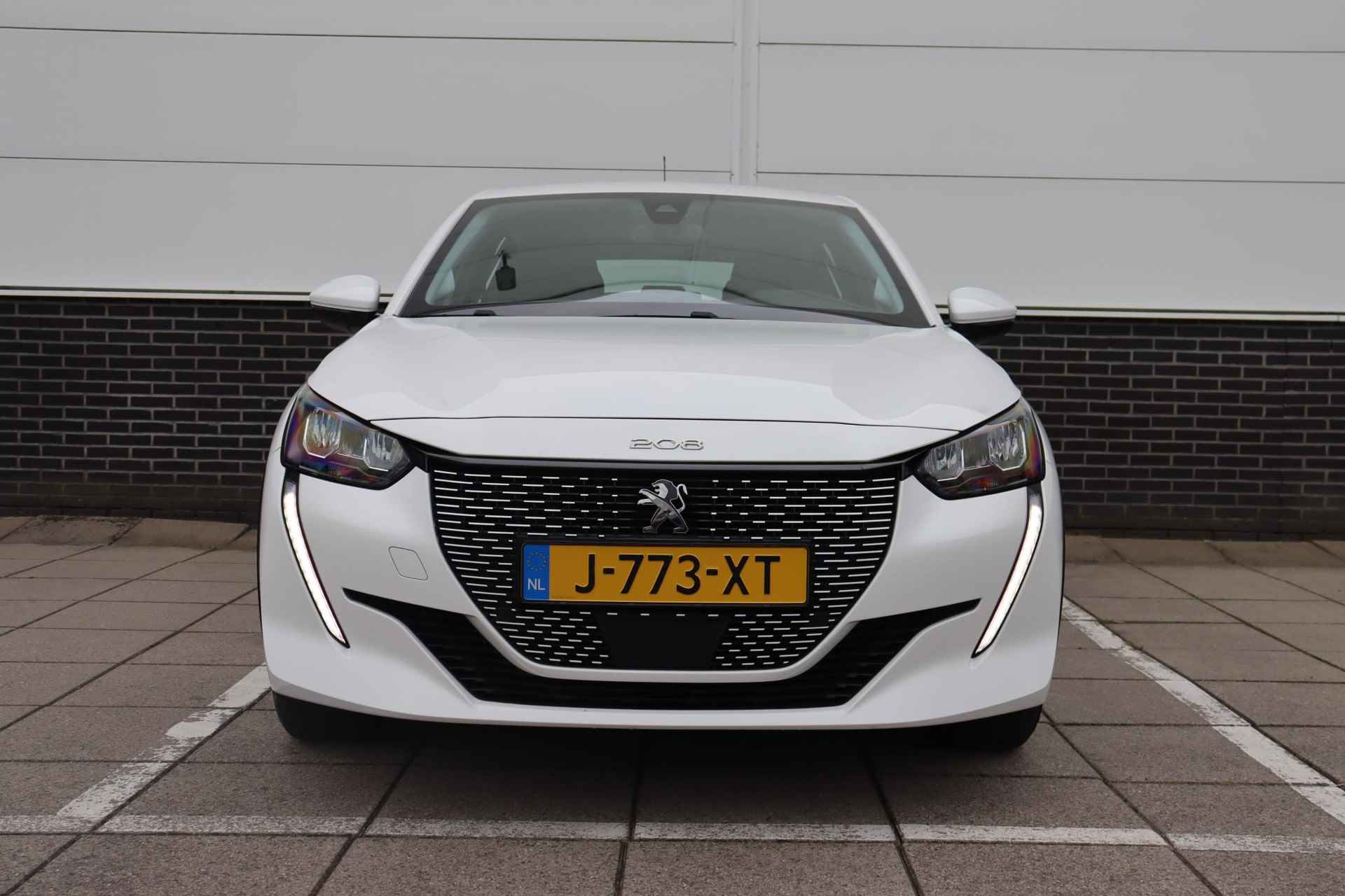 Peugeot e-208 EV Active 50 kWh * Navigatie * Climate Control  * Apple CarPlay DAB+ - 2/46