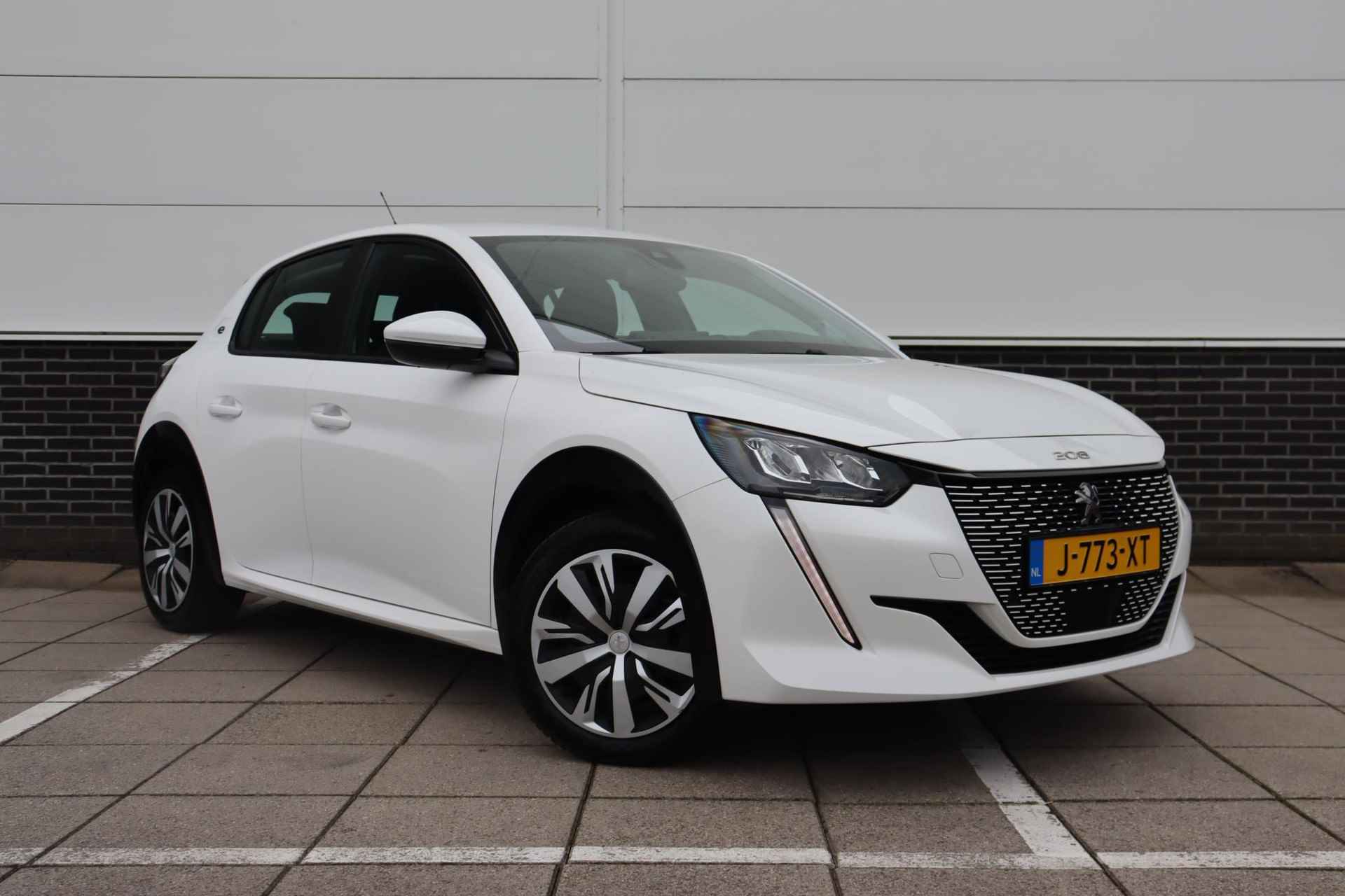 Peugeot e-208 EV Active 50 kWh * Navigatie * Climate Control  * Apple CarPlay DAB+ - 3/46