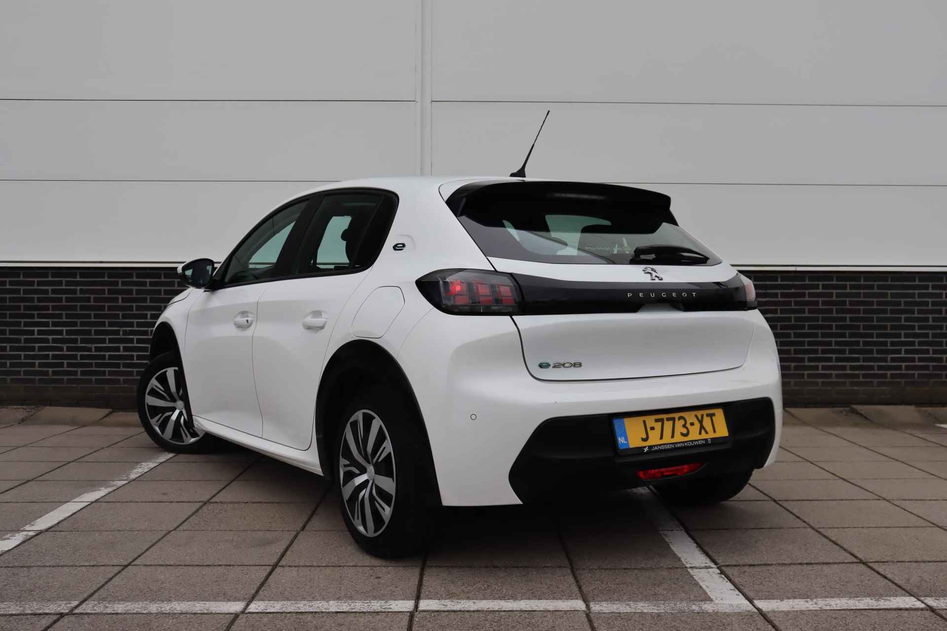 Peugeot e-208 EV Active 50 kWh * Navigatie * Climate Control  * Apple CarPlay DAB+ - 6/46