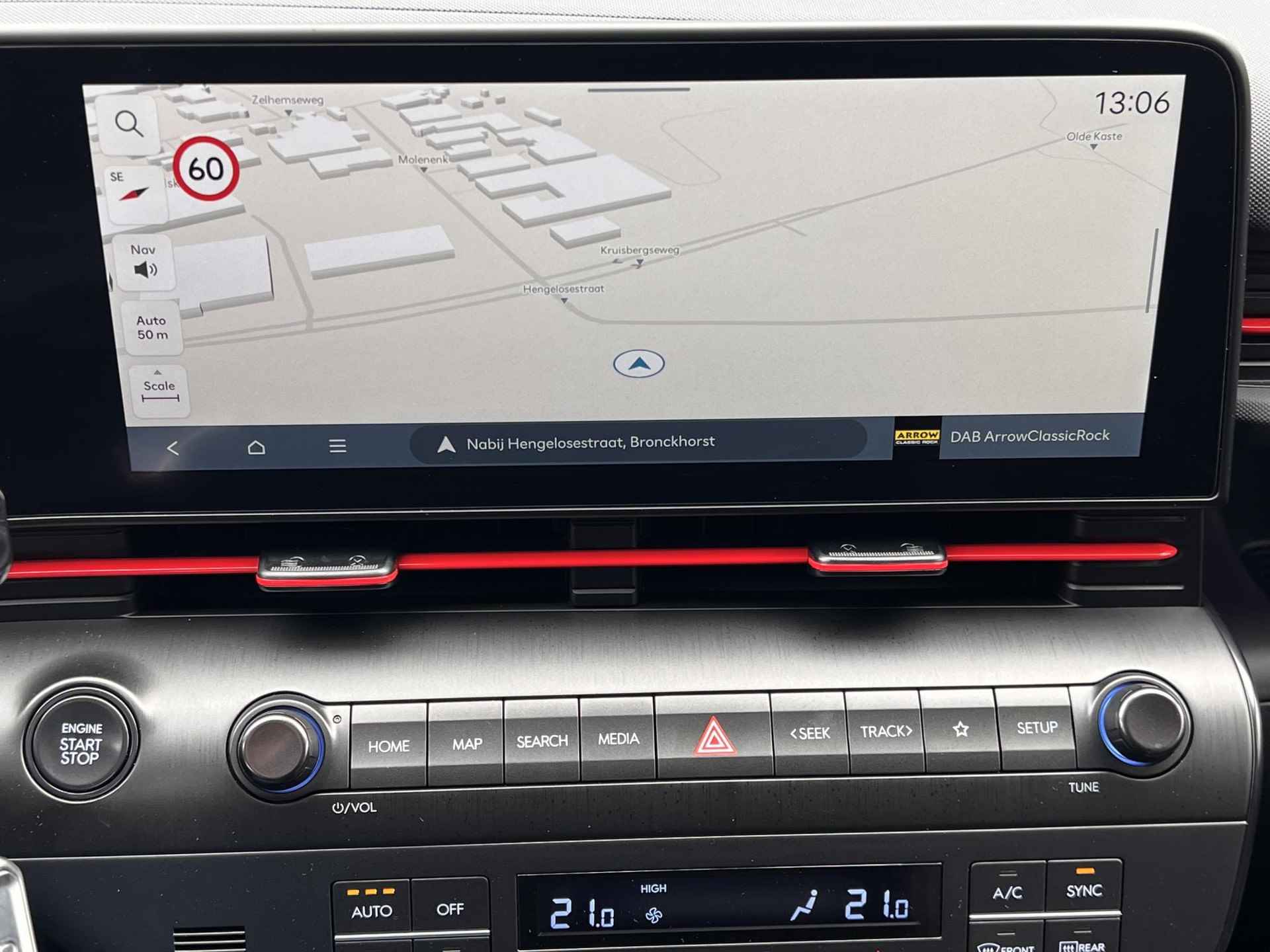 Hyundai Kona 1.6 GDI HEV N Line Automaat / Navigatie Bluelink / Apple Carplay Android / Stuur- stoel- en achterbankverwarming / Camera 360° / - 4/66