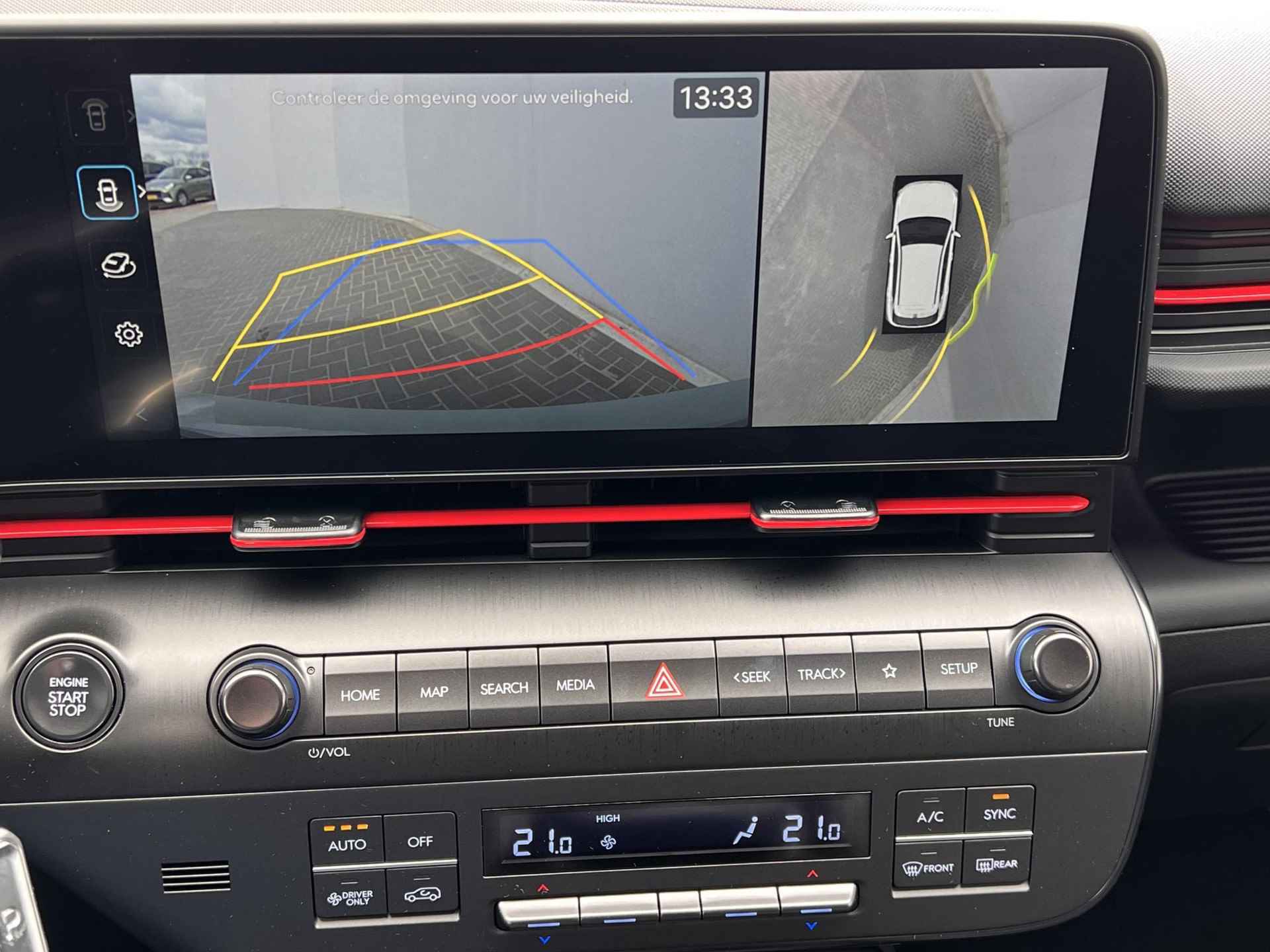 Hyundai Kona 1.6 GDI HEV N Line Automaat / Navigatie Bluelink / Apple Carplay Android / Stuur- stoel- en achterbankverwarming / Camera 360° / - 5/66