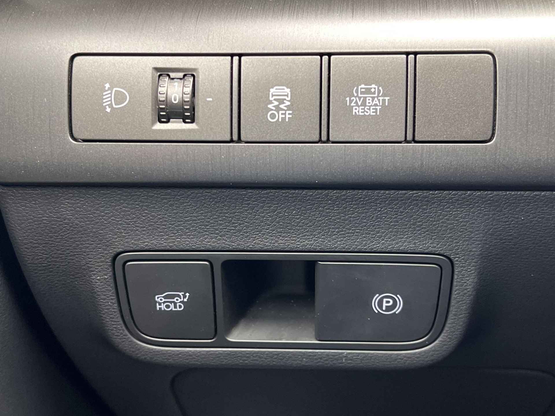 Hyundai Kona 1.6 GDI HEV N Line Automaat / Navigatie Bluelink / Apple Carplay Android / Stuur- stoel- en achterbankverwarming / Camera 360° / - 10/66