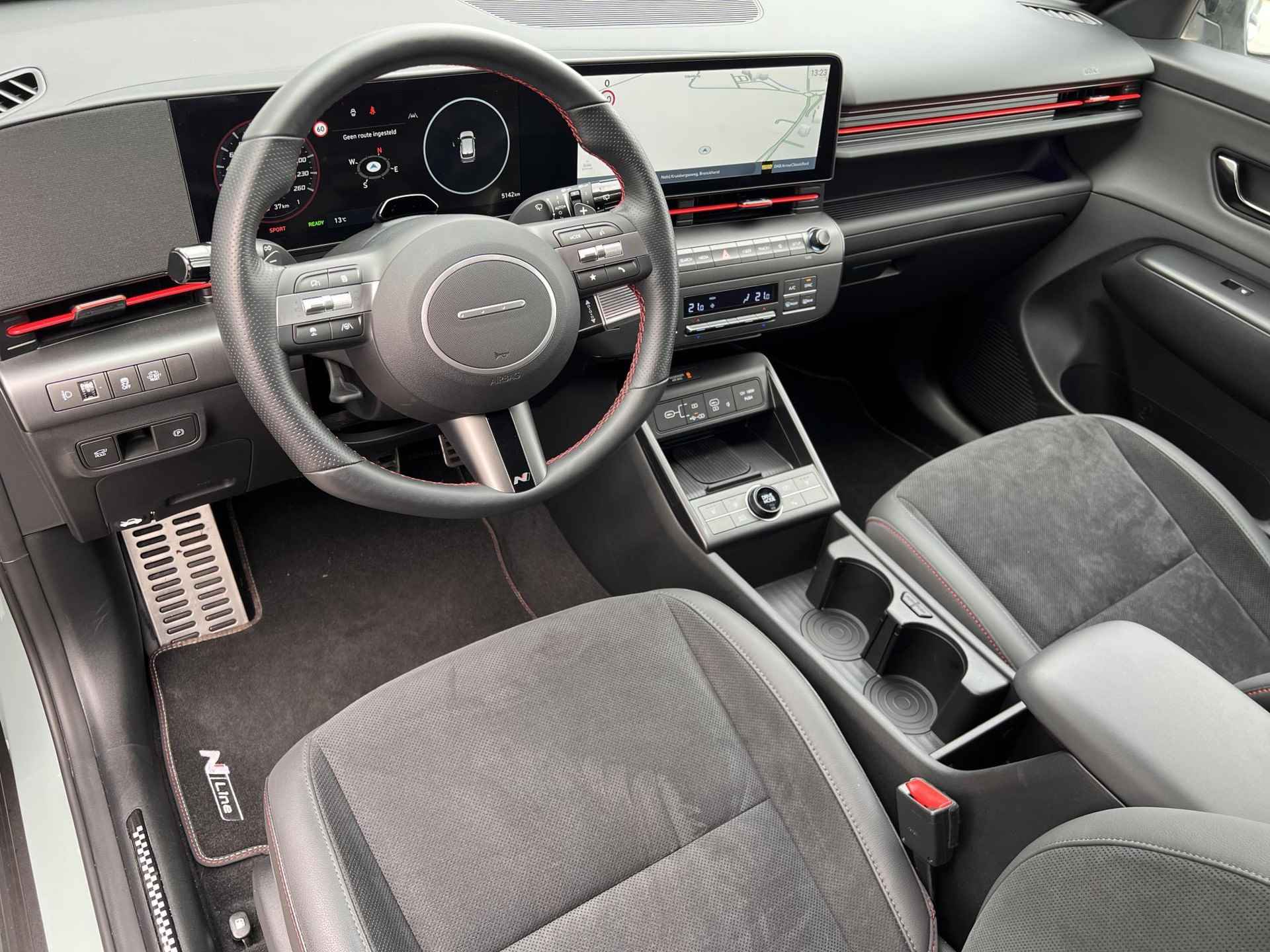 Hyundai Kona 1.6 GDI HEV N Line Automaat / Navigatie Bluelink / Apple Carplay Android / Stuur- stoel- en achterbankverwarming / Camera 360° / - 23/66