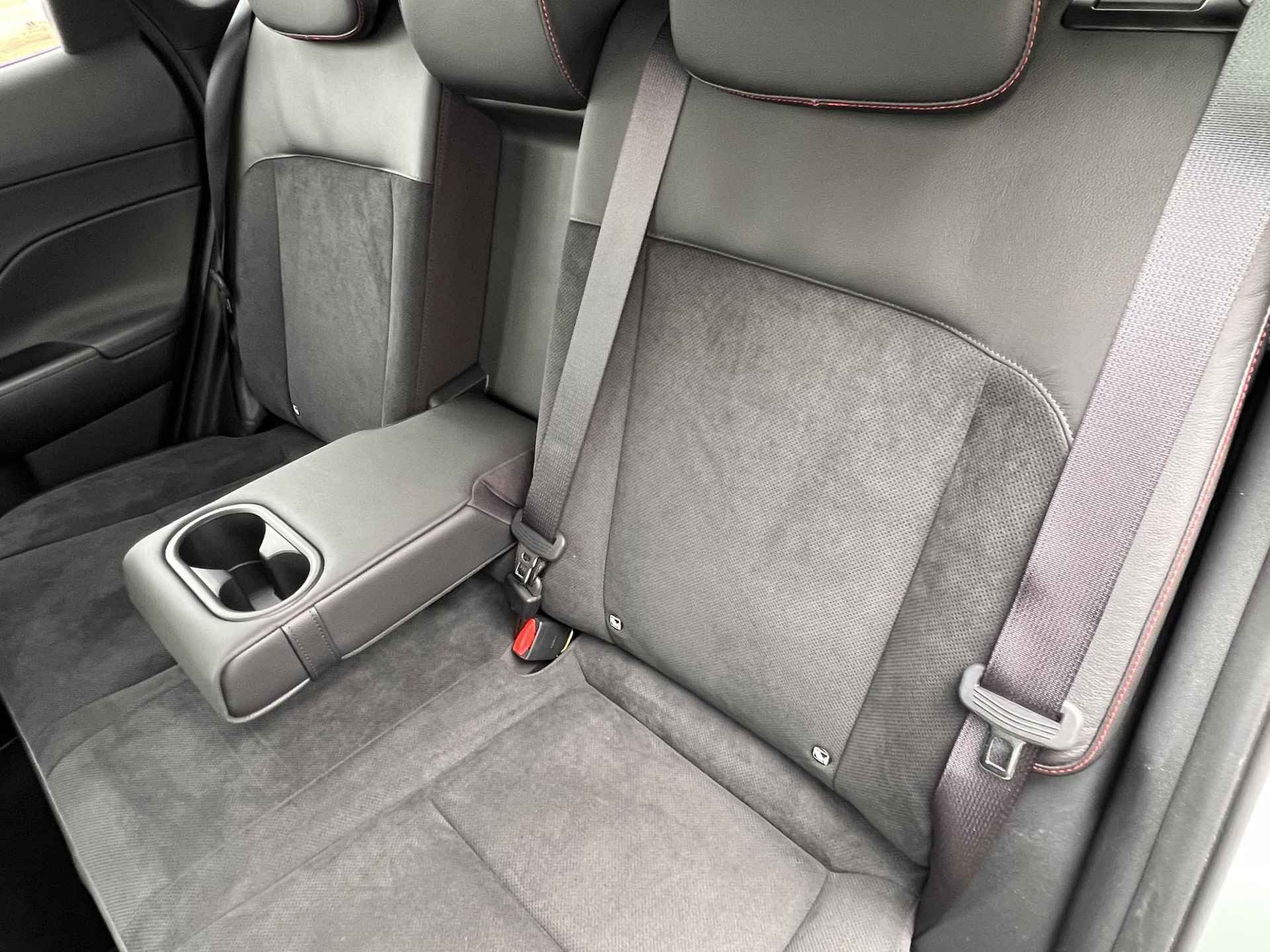 Hyundai Kona 1.6 GDI HEV N Line Automaat / Navigatie Bluelink / Apple Carplay Android / Stuur- stoel- en achterbankverwarming / Camera 360° / - 27/66