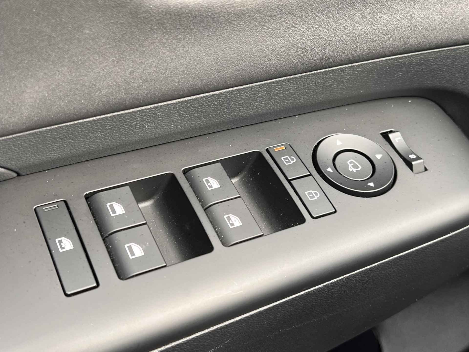 Hyundai Kona 1.6 GDI HEV N Line Automaat / Navigatie Bluelink / Apple Carplay Android / Stuur- stoel- en achterbankverwarming / Camera 360° / - 40/66