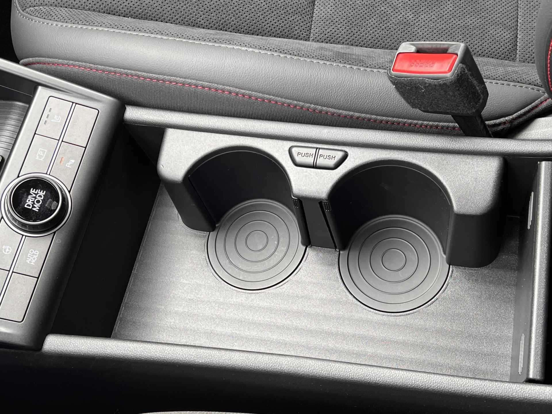 Hyundai Kona 1.6 GDI HEV N Line Automaat / Navigatie Bluelink / Apple Carplay Android / Stuur- stoel- en achterbankverwarming / Camera 360° / - 55/66