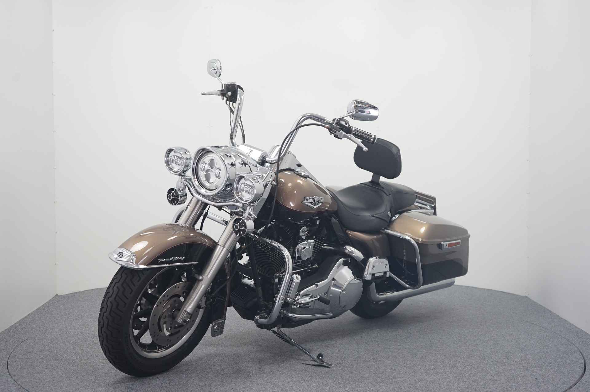 Harley-Davidson FLHRC1 ROAD KING - 4/17