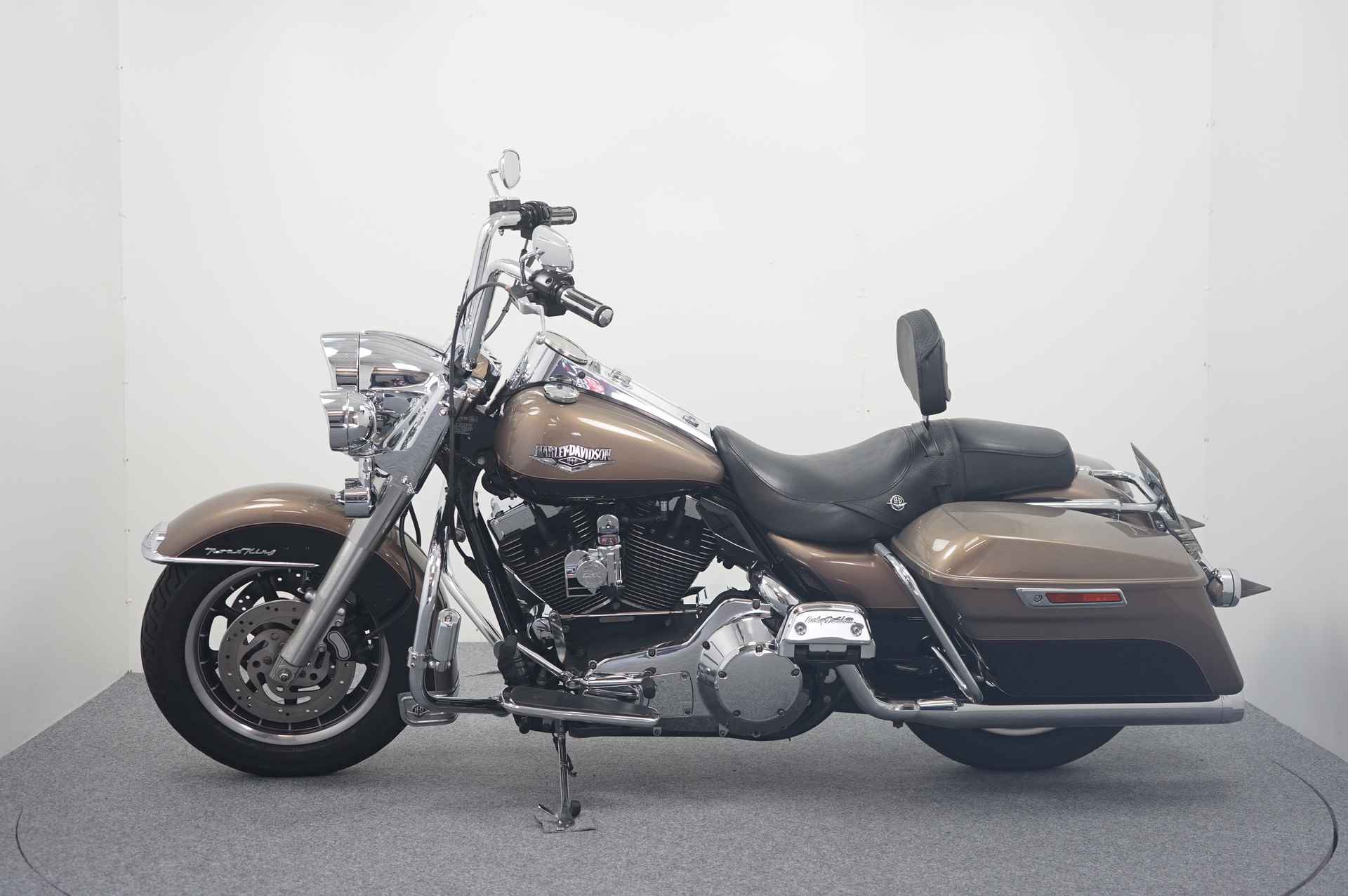 Harley-Davidson FLHRC1 ROAD KING - 5/17