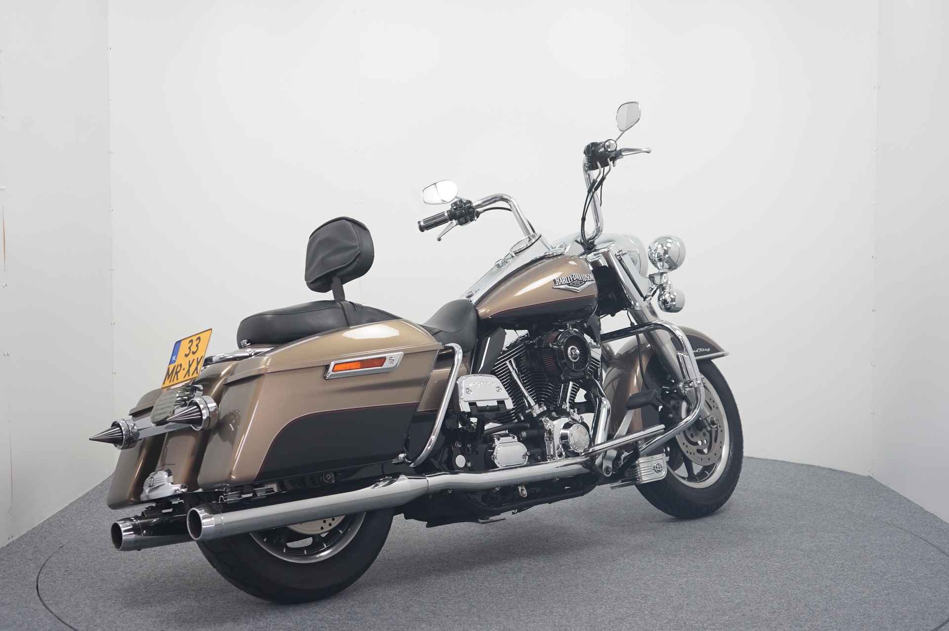 Harley-Davidson FLHRC1 ROAD KING - 8/17