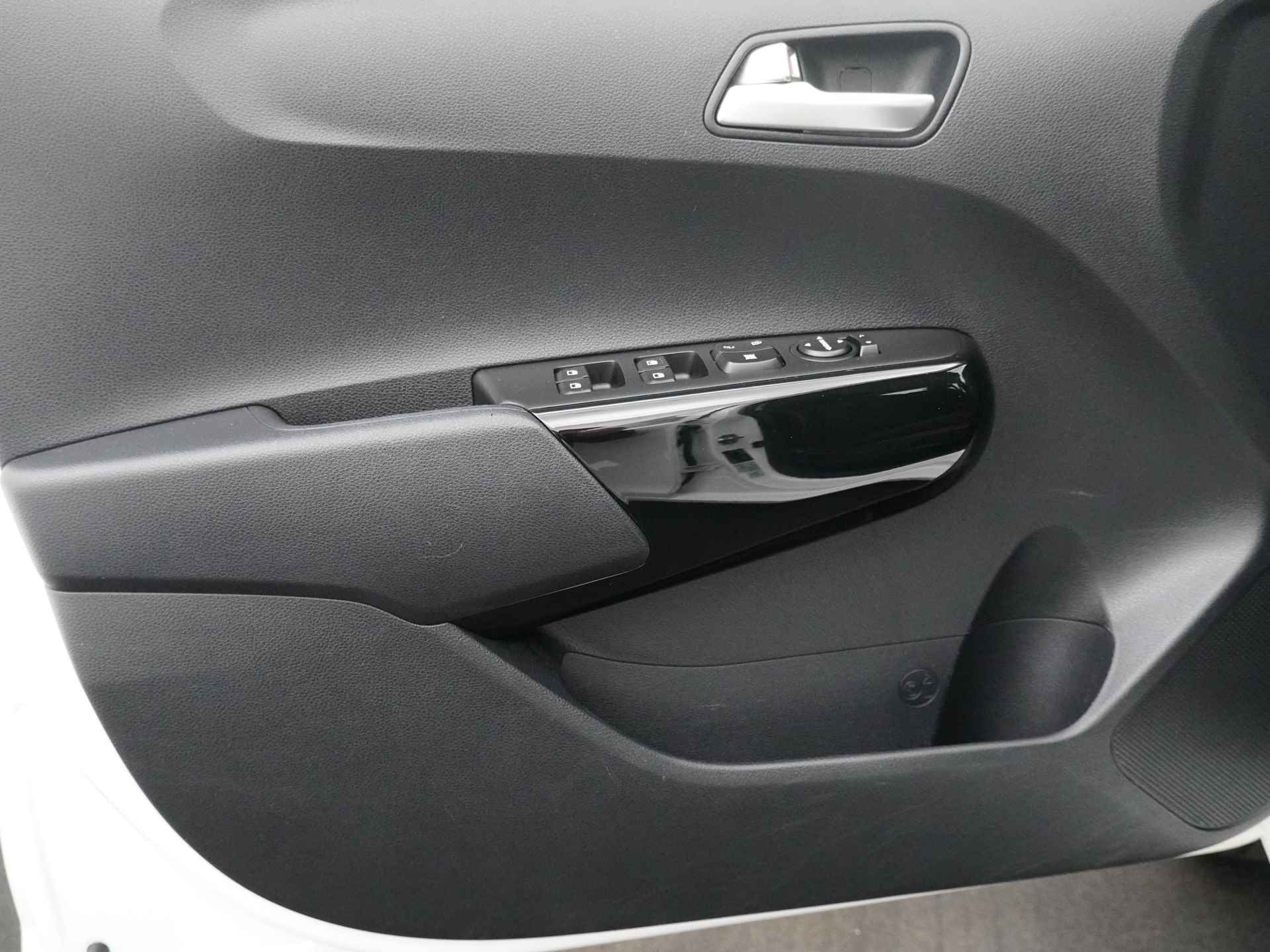 Kia Picanto 1.0 DPi DynamicLine - Apple CarPlay / Android Auto - Cruise Control - Airco - Elektrische ramen - Fabrieksgarantie tot 03-2029 - 23/48