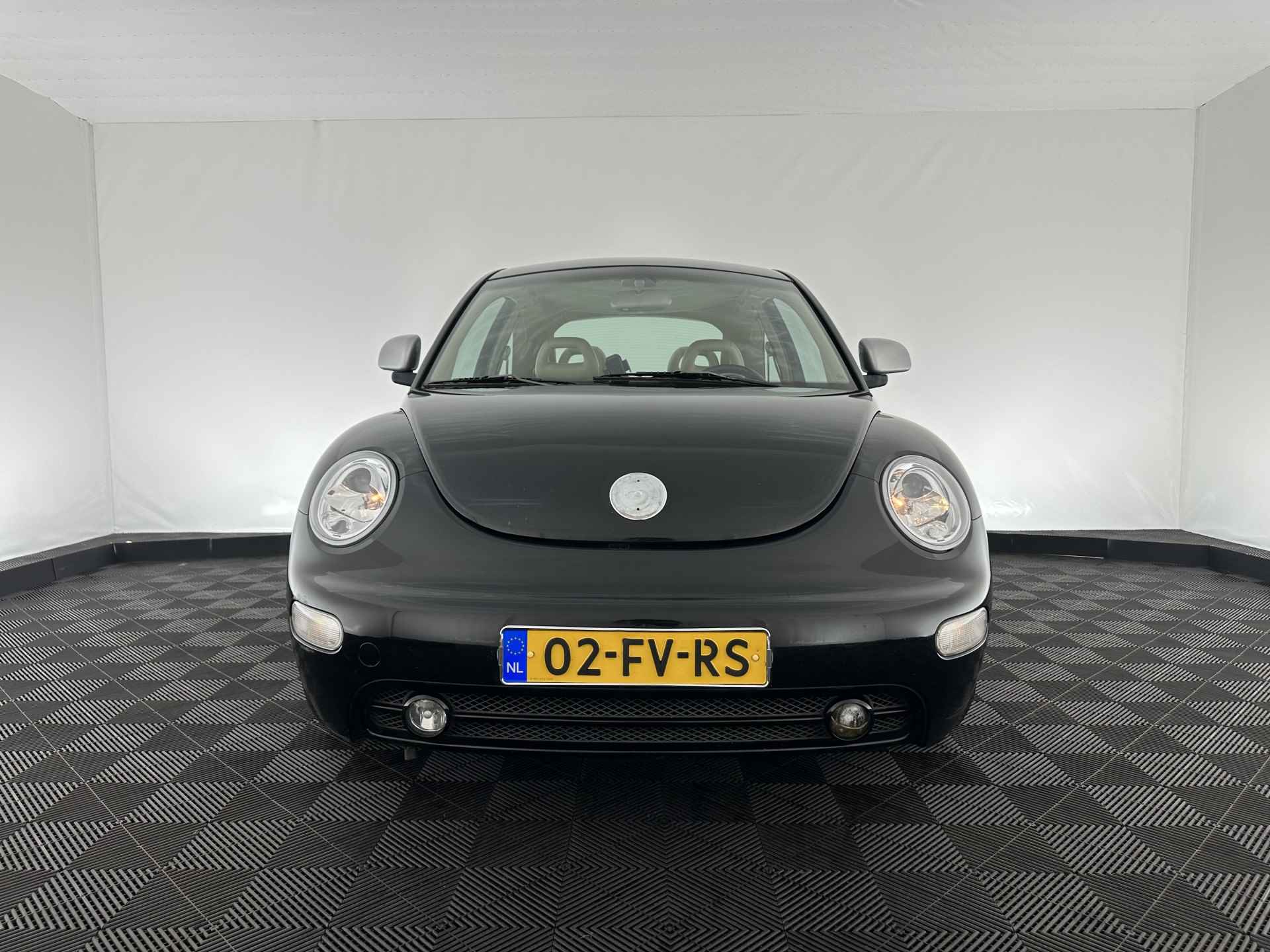 Volkswagen New Beetle 2.0 Highline *VOLLEDER | AIRCO | STOEL.VERWARM. | 16''ALU* - 2/24