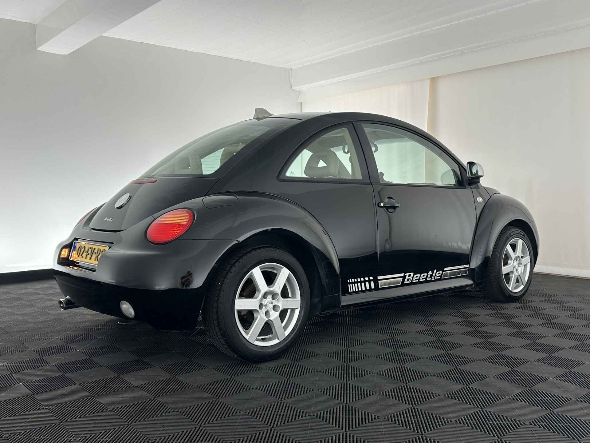 Volkswagen New Beetle 2.0 Highline *VOLLEDER | AIRCO | STOEL.VERWARM. | 16''ALU* - 6/24