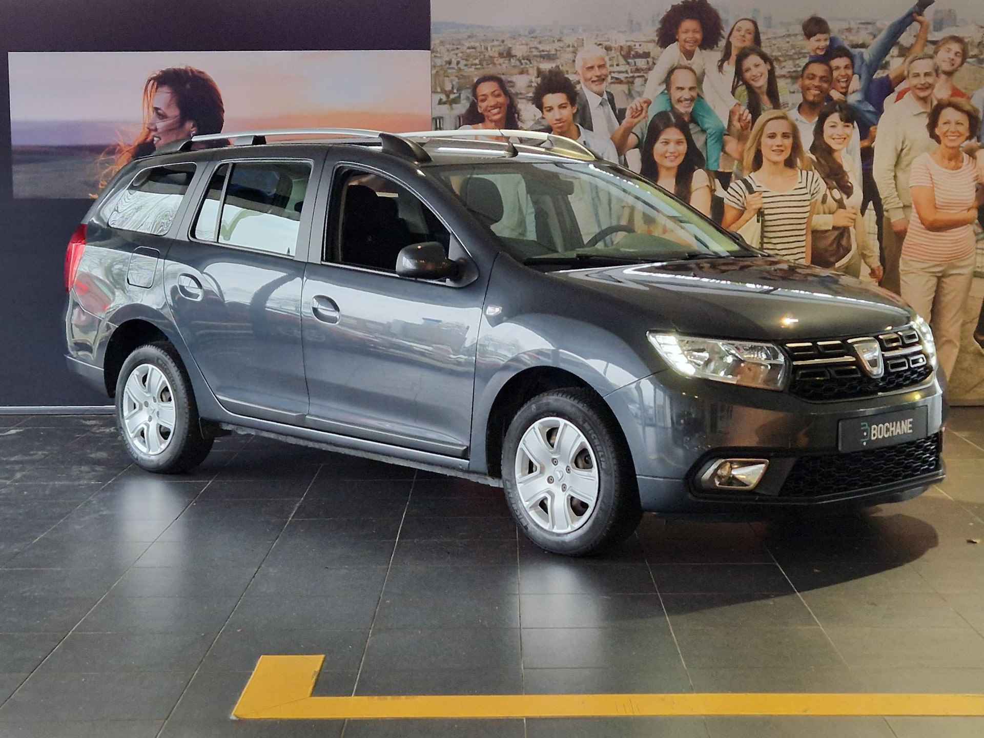 Dacia Logan MCV 0.9 TCe 90 Laureate NAVIGATIE | TREKHAAK | PARKEERSENSOREN ACHTER - 4/19