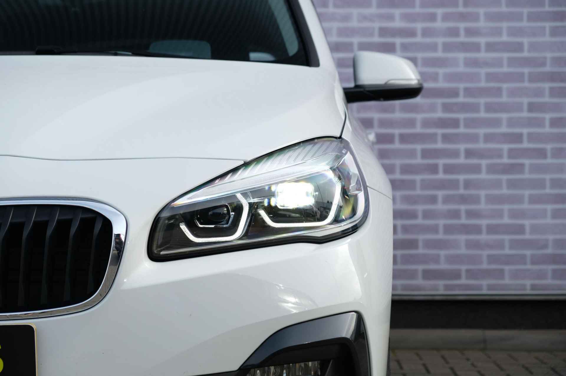BMW 2-serie Active Tourer 218i Executive Edition | Automaat | Camera | Head Up | Navi Professional | Trekhaak - 27/33
