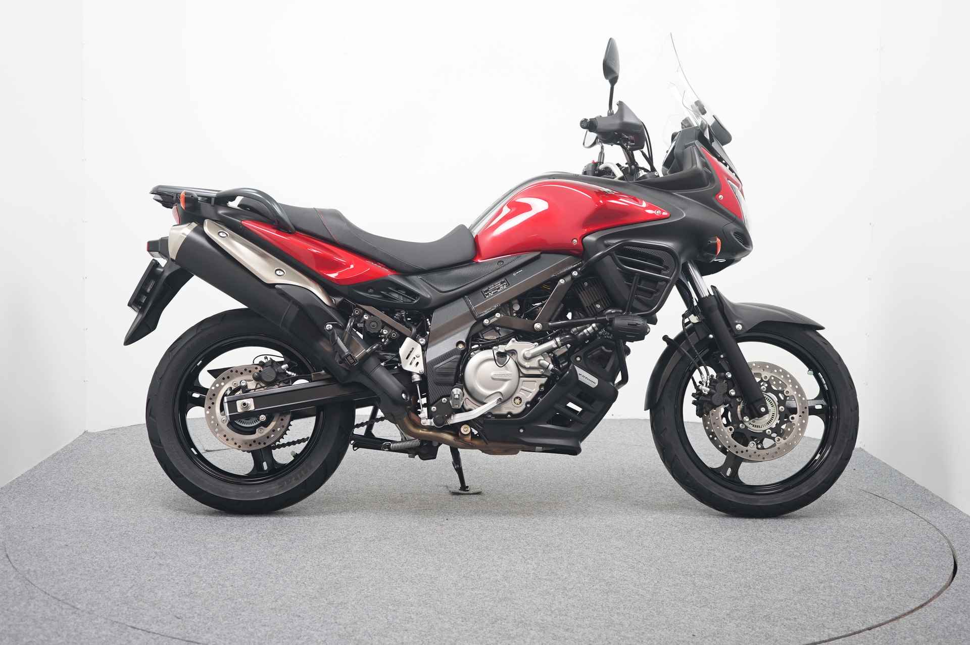 Suzuki DL 650 A V-STROM - 1/21