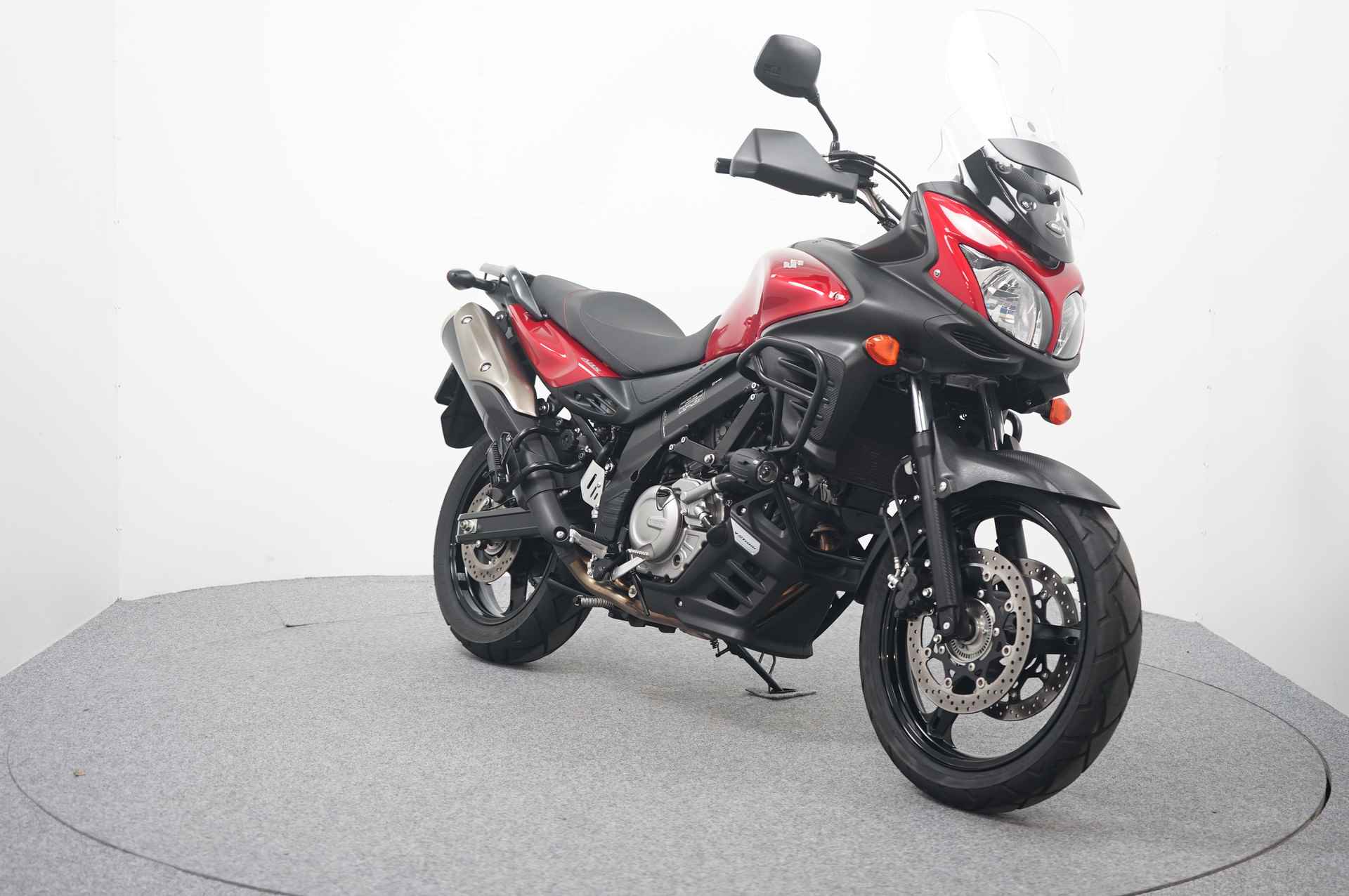 Suzuki DL 650 A V-STROM - 2/21