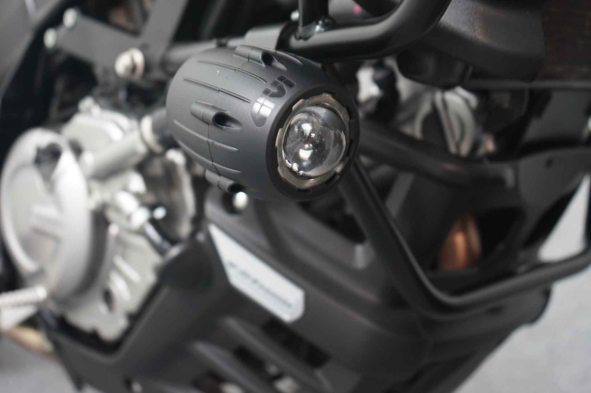 Suzuki DL 650 A V-STROM - 10/21