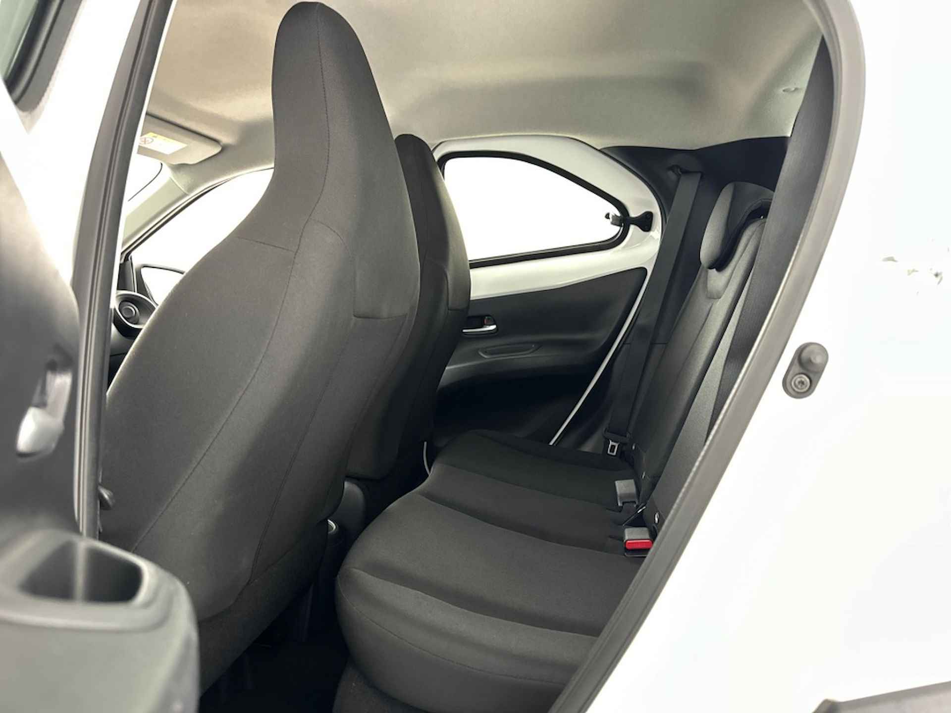 Toyota Aygo 1.0 Comfort Automaat | Adaptieve Cruise Control | App Connect | Parkeercamera - 20/38