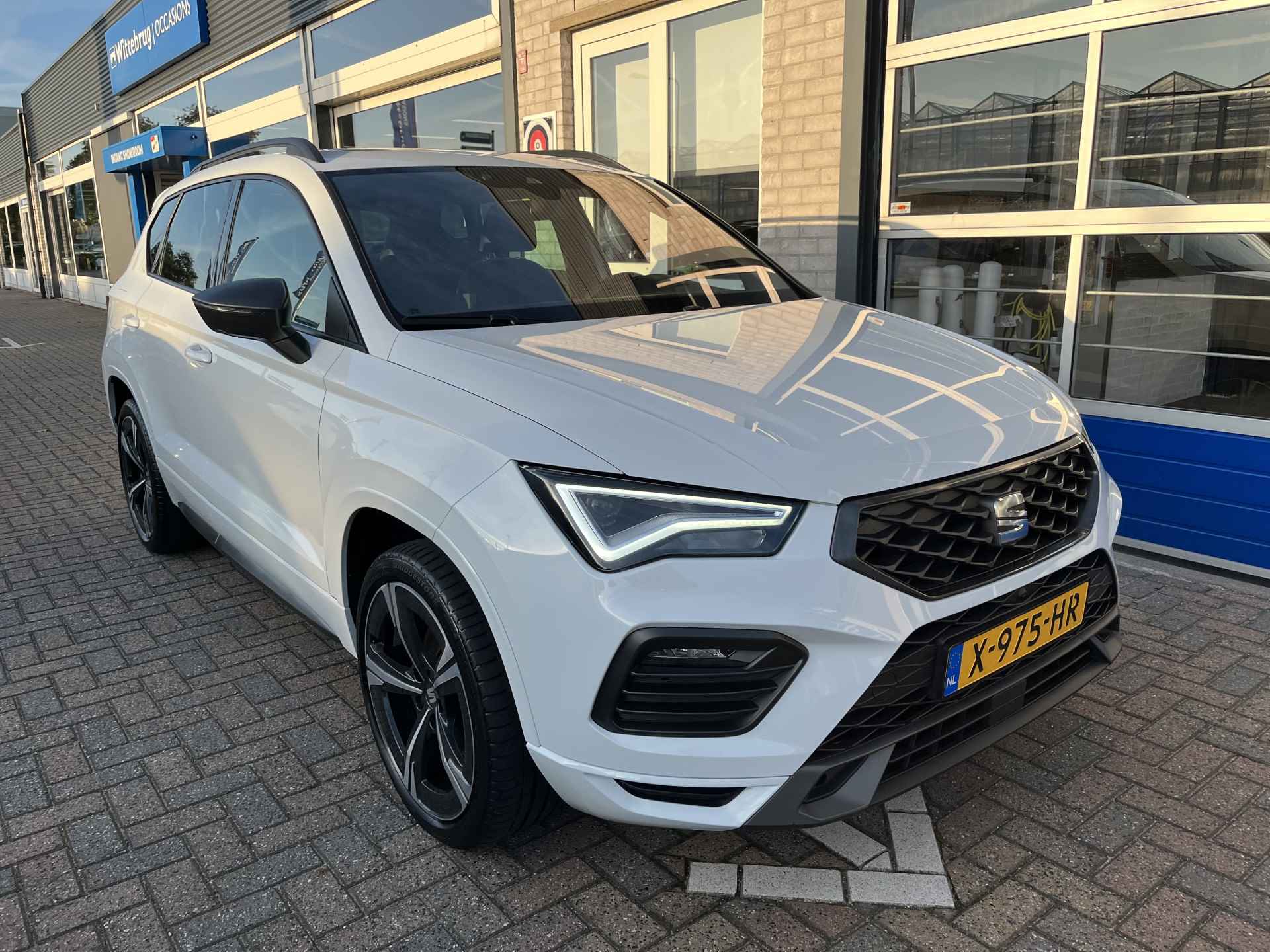 SEAT Ateca 1.5 TSI FR Business Intense / AUTOMAAT/ TREKHAAK/ PANO/ BEATS AUDIO/ DCC/ 360 CAMERA/ LED/ KEYLESS/ MEMORY SEATS/ DODE HOEK/ STOEL EN STUUR VERWARM./ VIRTUAL COCKPIT/ ADAPT. CRUISE/ APP CONNECT/ NAVI/ CLIMA/ DAB/ - 38/41