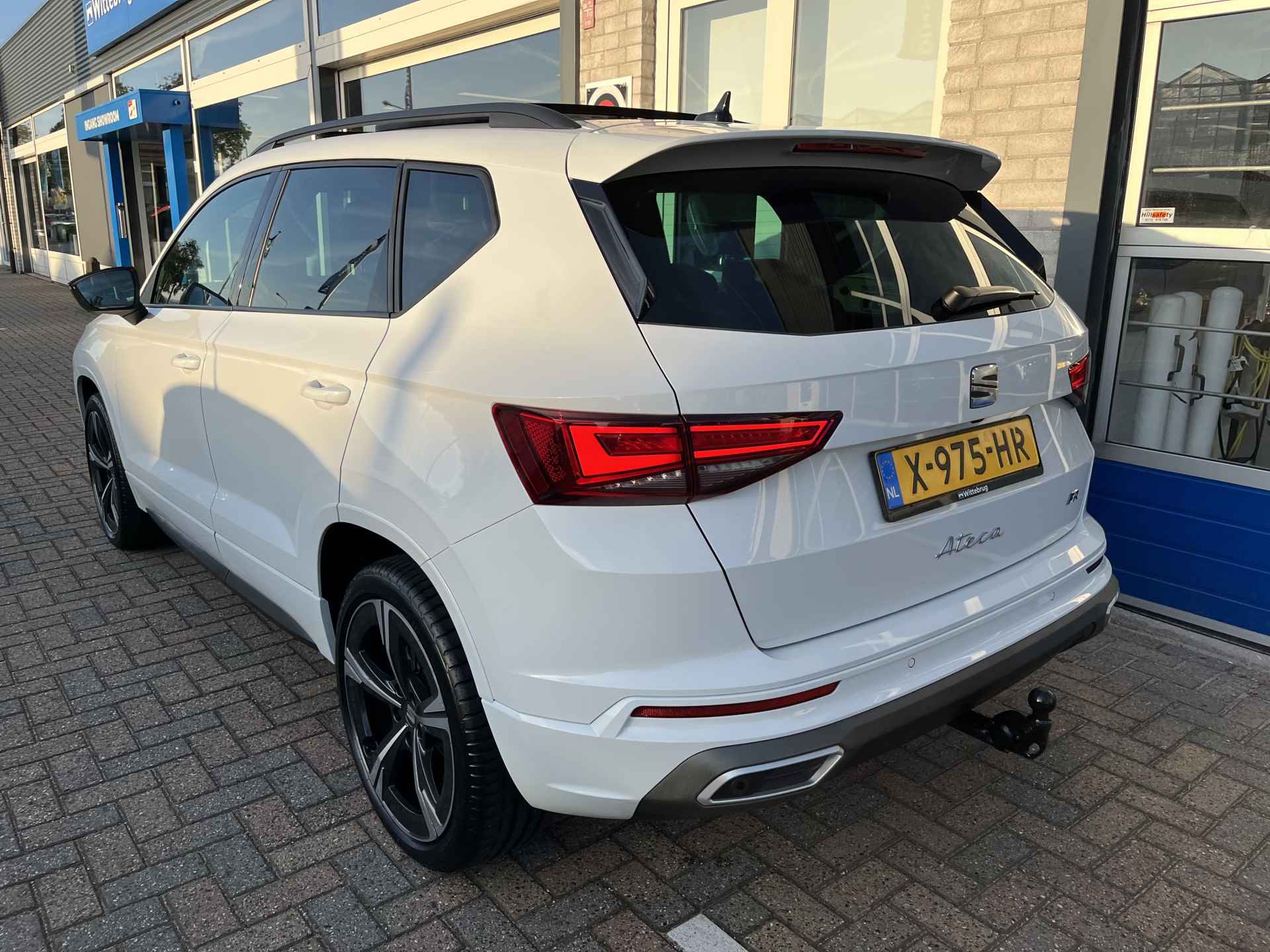 SEAT Ateca 1.5 TSI FR Business Intense / AUTOMAAT/ TREKHAAK/ PANO/ BEATS AUDIO/ DCC/ 360 CAMERA/ LED/ KEYLESS/ MEMORY SEATS/ DODE HOEK/ STOEL EN STUUR VERWARM./ VIRTUAL COCKPIT/ ADAPT. CRUISE/ APP CONNECT/ NAVI/ CLIMA/ DAB/ - 5/41