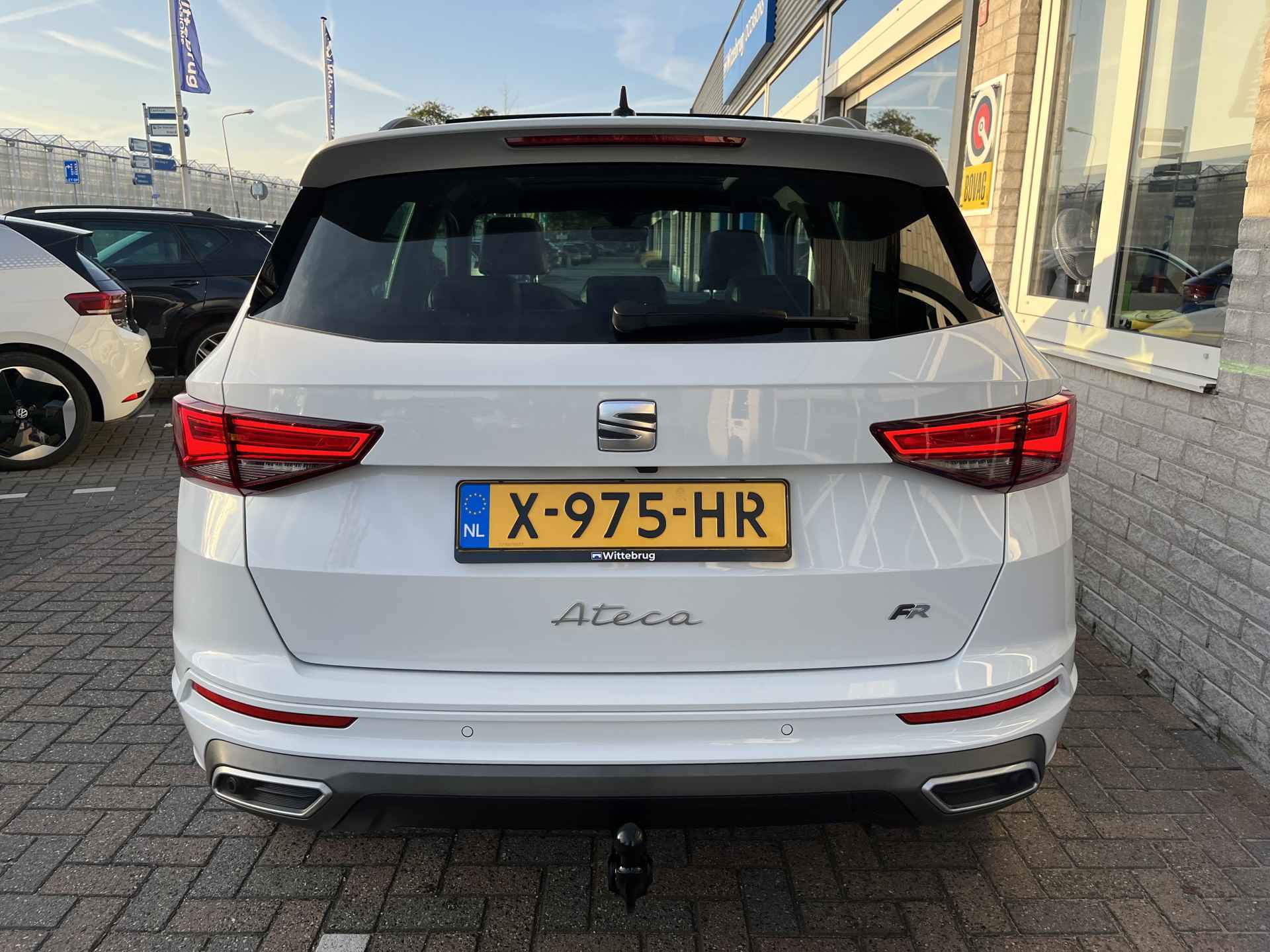 SEAT Ateca 1.5 TSI FR Business Intense / AUTOMAAT/ TREKHAAK/ PANO/ BEATS AUDIO/ DCC/ 360 CAMERA/ LED/ KEYLESS/ MEMORY SEATS/ DODE HOEK/ STOEL EN STUUR VERWARM./ VIRTUAL COCKPIT/ ADAPT. CRUISE/ APP CONNECT/ NAVI/ CLIMA/ DAB/ - 34/41