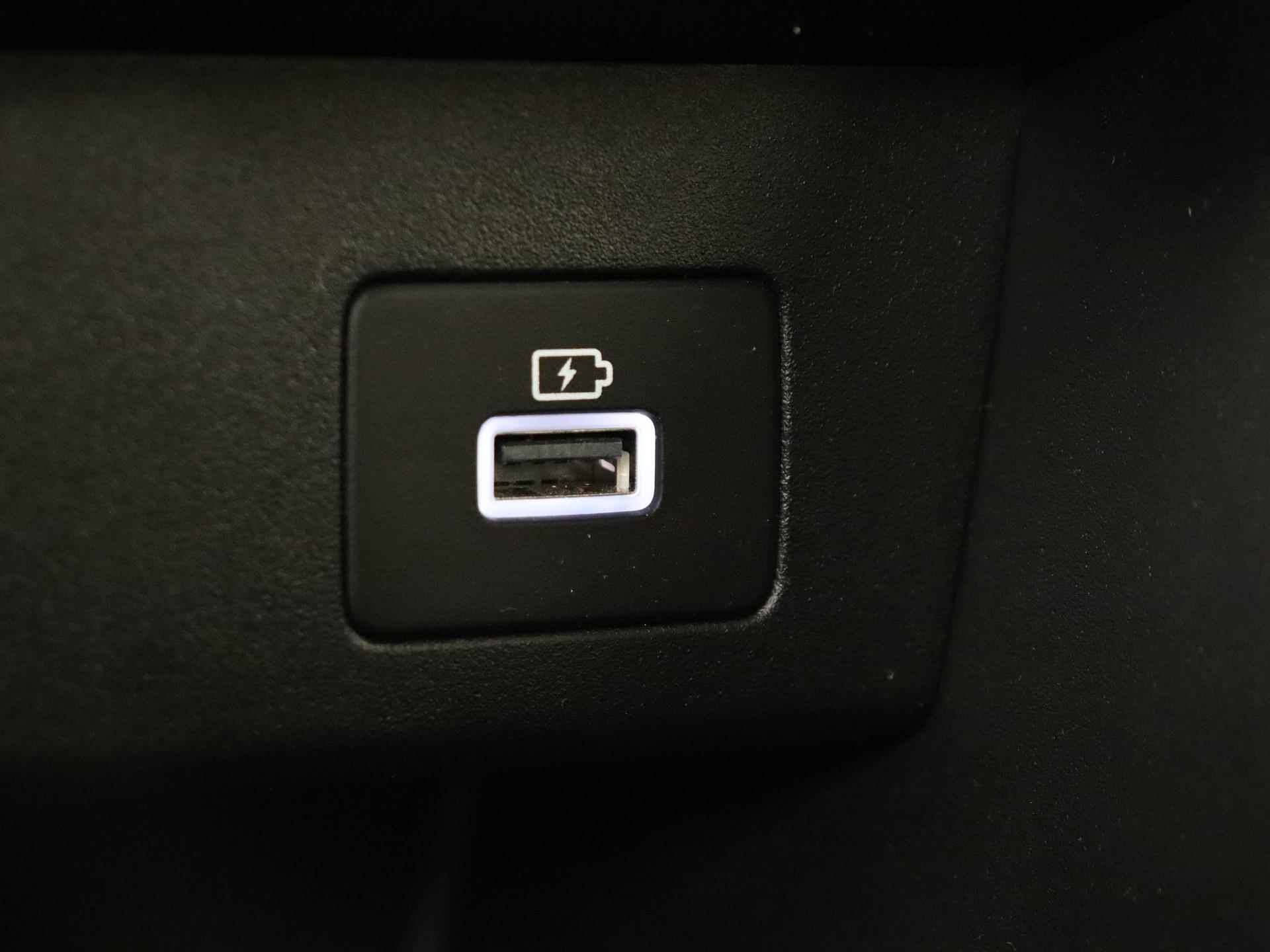 Dacia Sandero TCe 90 Expression | Navigatie | Parkeersensoren | Licht- en regensensor | Airconditioning | Apple Carplay & Android Auto - 12/24