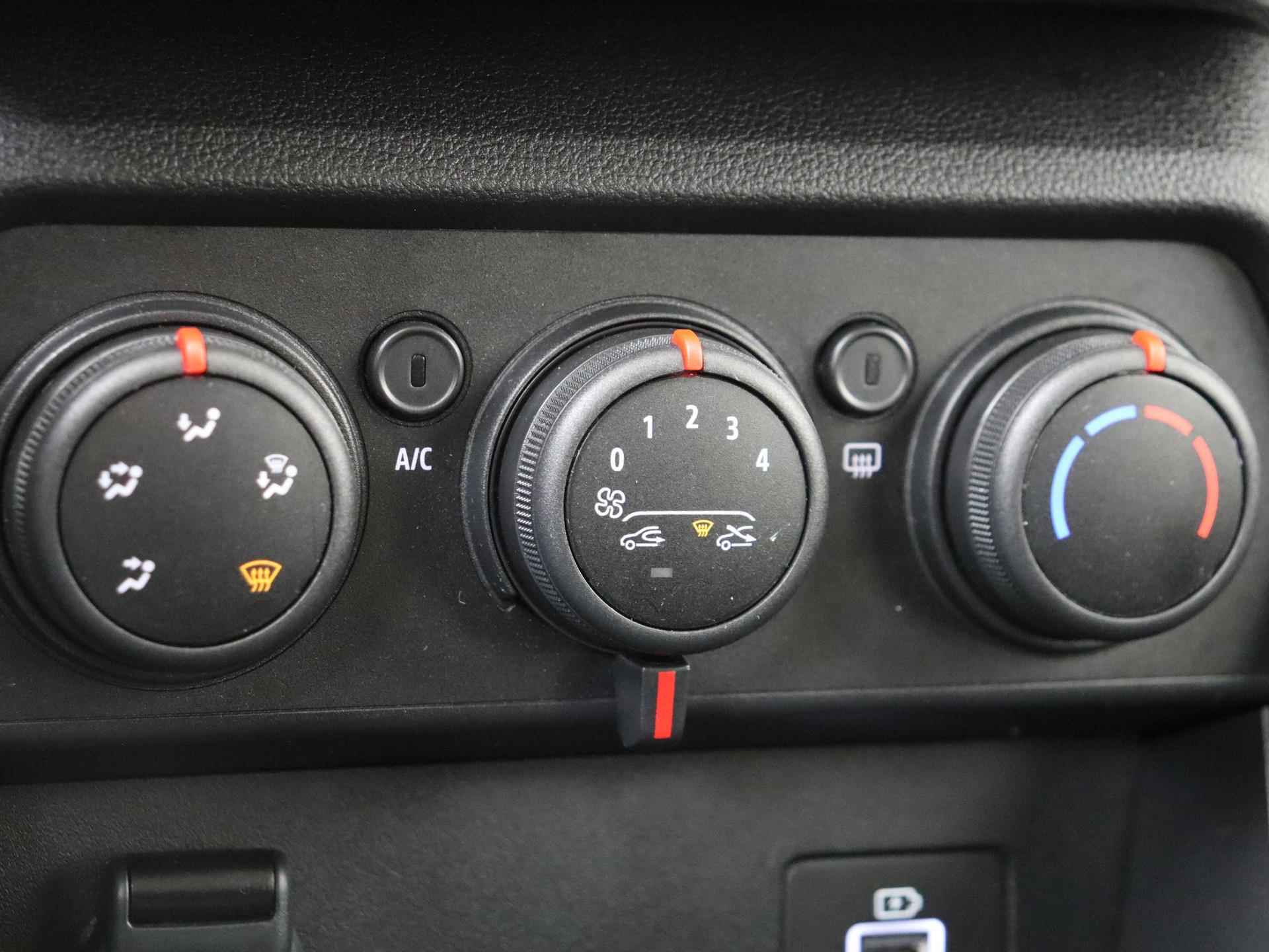 Dacia Sandero TCe 90 Expression | Navigatie | Parkeersensoren | Licht- en regensensor | Airconditioning | Apple Carplay & Android Auto - 13/24