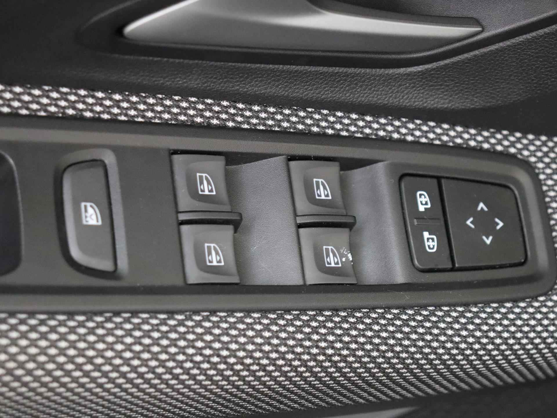 Dacia Sandero TCe 90 Expression | Navigatie | Parkeersensoren | Licht- en regensensor | Airconditioning | Apple Carplay & Android Auto - 21/24