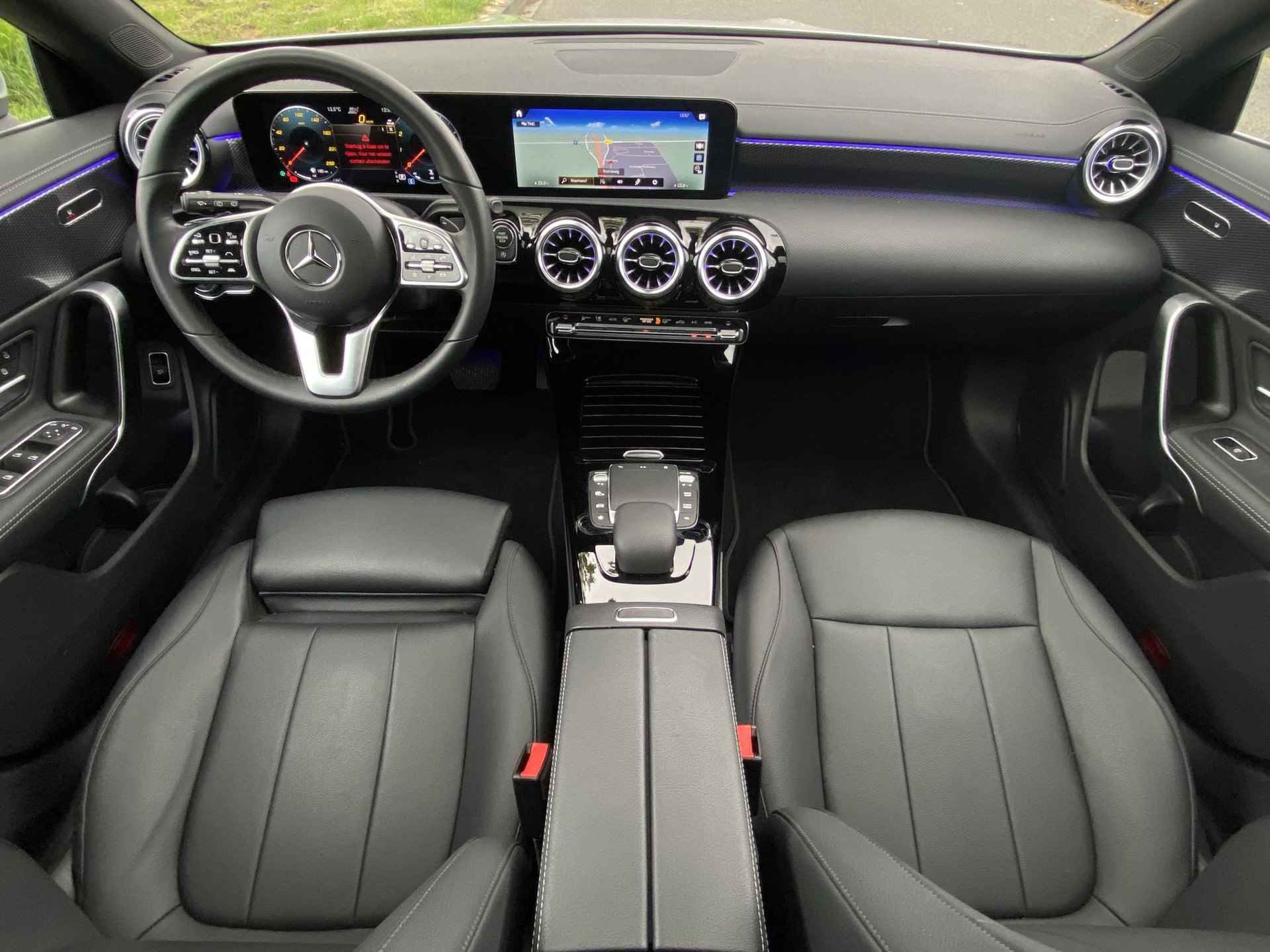 Mercedes-Benz CLA-Klasse 180 Shooting Brake Luxury Line | Premium pakket | EASY-PACK-achterklep | Stoelverwarming voor | DISTRONIC | Panorama-schuifdak - 36/55