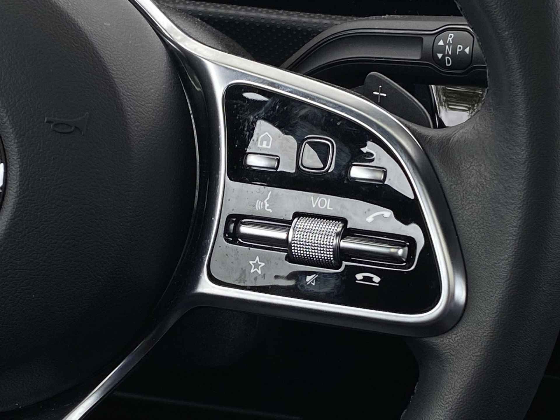 Mercedes-Benz CLA-Klasse 180 Shooting Brake Luxury Line | Premium pakket | EASY-PACK-achterklep | Stoelverwarming voor | DISTRONIC | Panorama-schuifdak - 42/55
