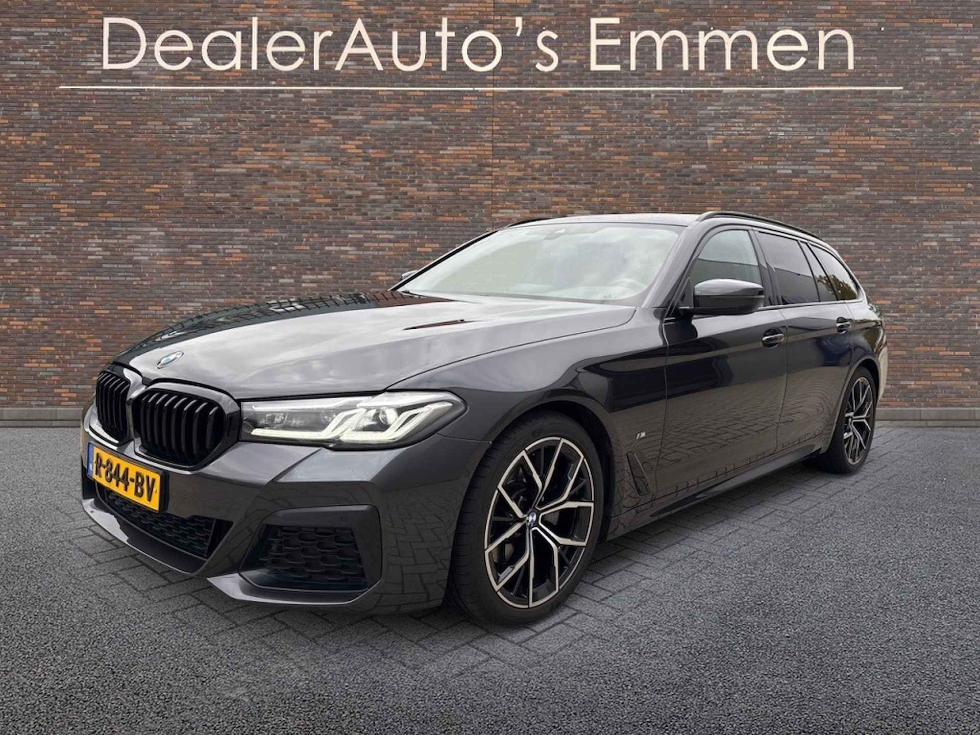 Bmw 5-serie Touring 518d M-PAKKET ECC LMV NAVIGATIE LEDER SPORTSTOELEN - 2/14