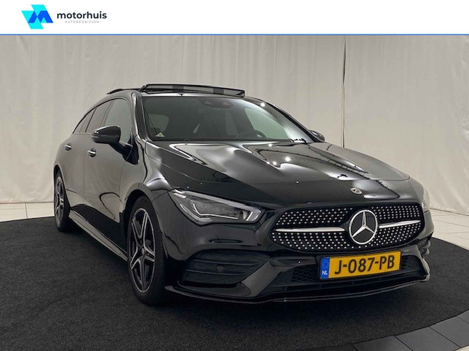 Mercedes CLA Shooting Brake 180 136pk 7G-DCT Business Solution AMG / Schuif-kanteldak / Camera / Navigatie - 2/30