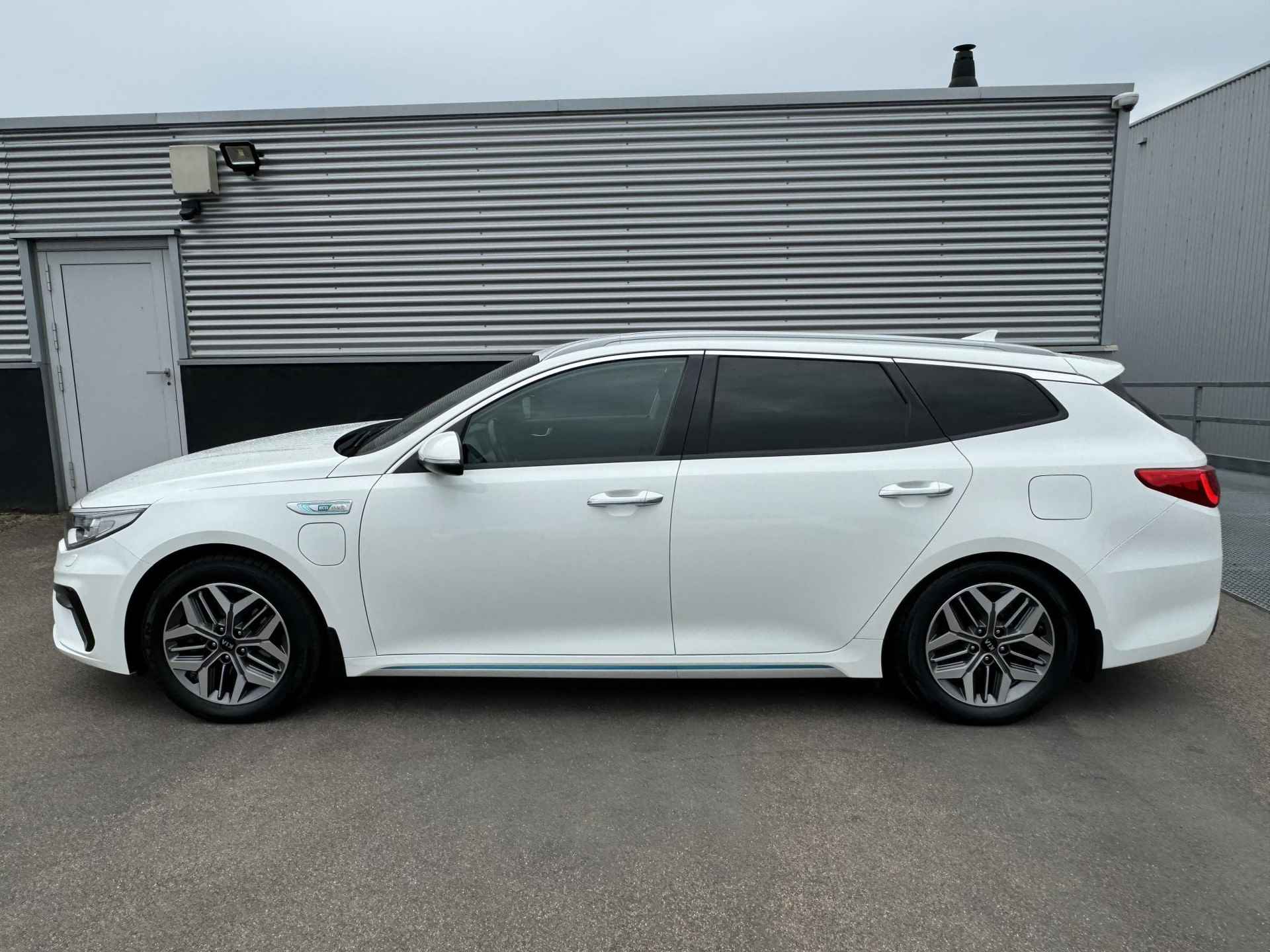 Kia Optima Sportswagon 2.0 GDI PHEV ExecutiveLine Navigatie, Lederen bekleding, Trekhaak, Elektrische stoel + Geheugen, Stoelkoeling + Verwarming, Stuurwielverwarming - 2/39