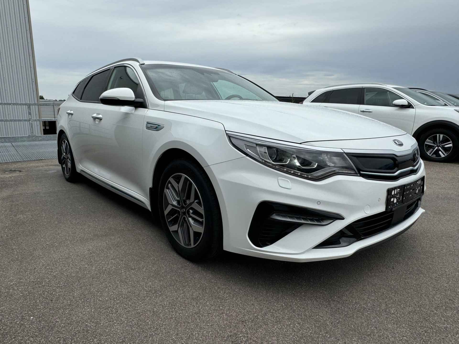 Kia Optima Sportswagon 2.0 GDI PHEV ExecutiveLine Navigatie, Lederen bekleding, Trekhaak, Elektrische stoel + Geheugen, Stoelkoeling + Verwarming, Stuurwielverwarming - 5/39