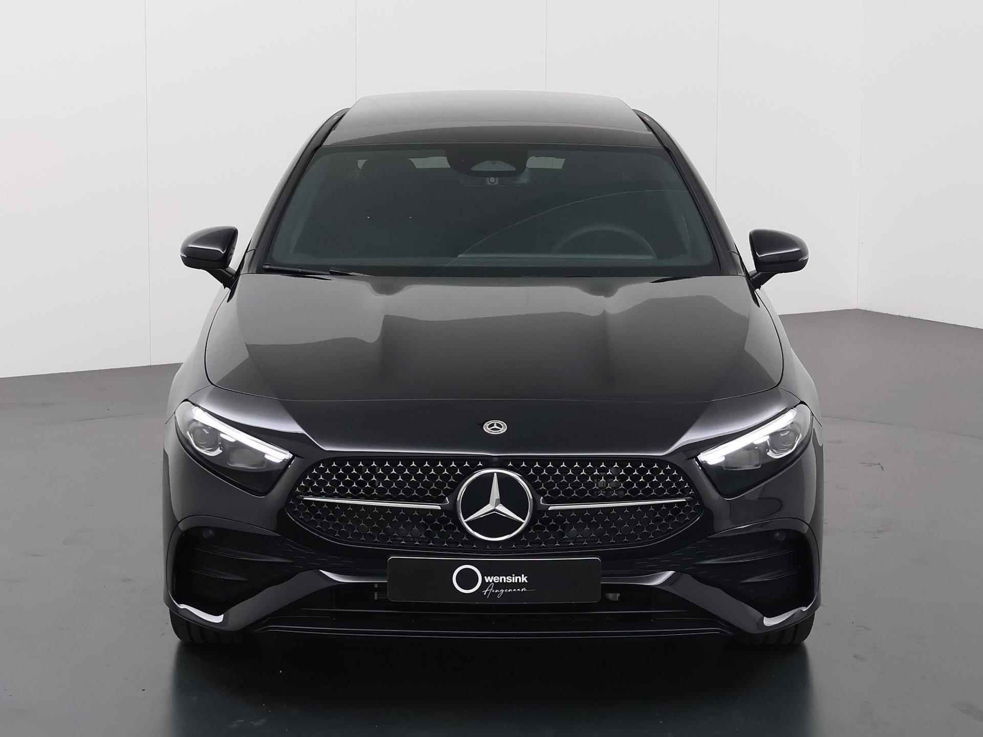 Mercedes-Benz A-klasse 250e AMG Line Limousine | adaptieve cruise control | Panorama-schuifdak | Multibeam LED | Keyless-go | Achteruitrijcamera | Sfeerverlichting | Nightpakket | - 4/48