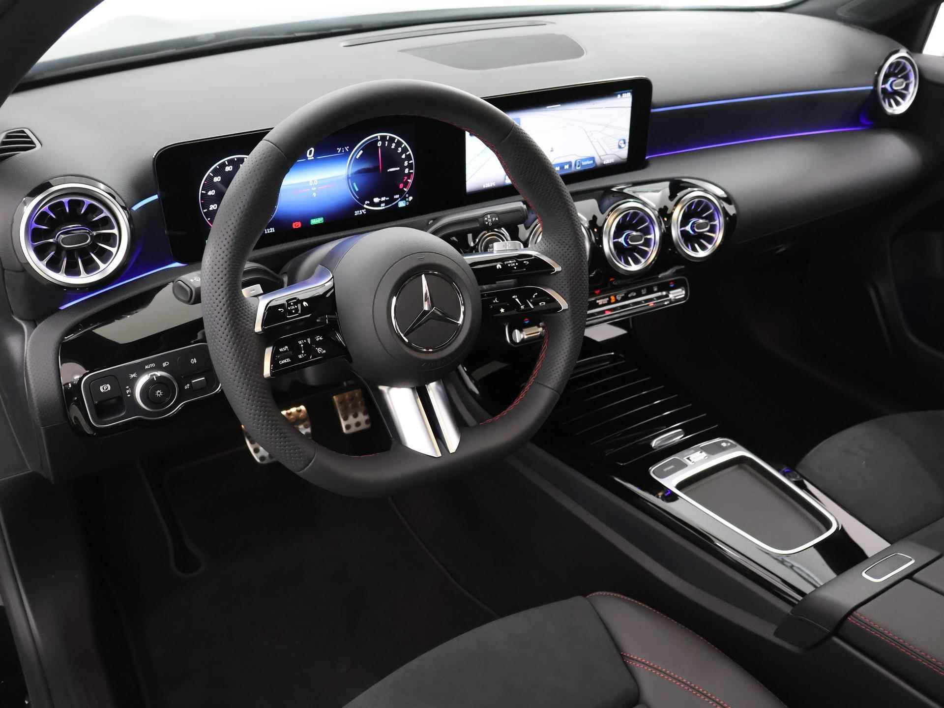 Mercedes-Benz A-klasse 250e AMG Line Limousine | adaptieve cruise control | Panorama-schuifdak | Multibeam LED | Keyless-go | Achteruitrijcamera | Sfeerverlichting | Nightpakket | - 8/48