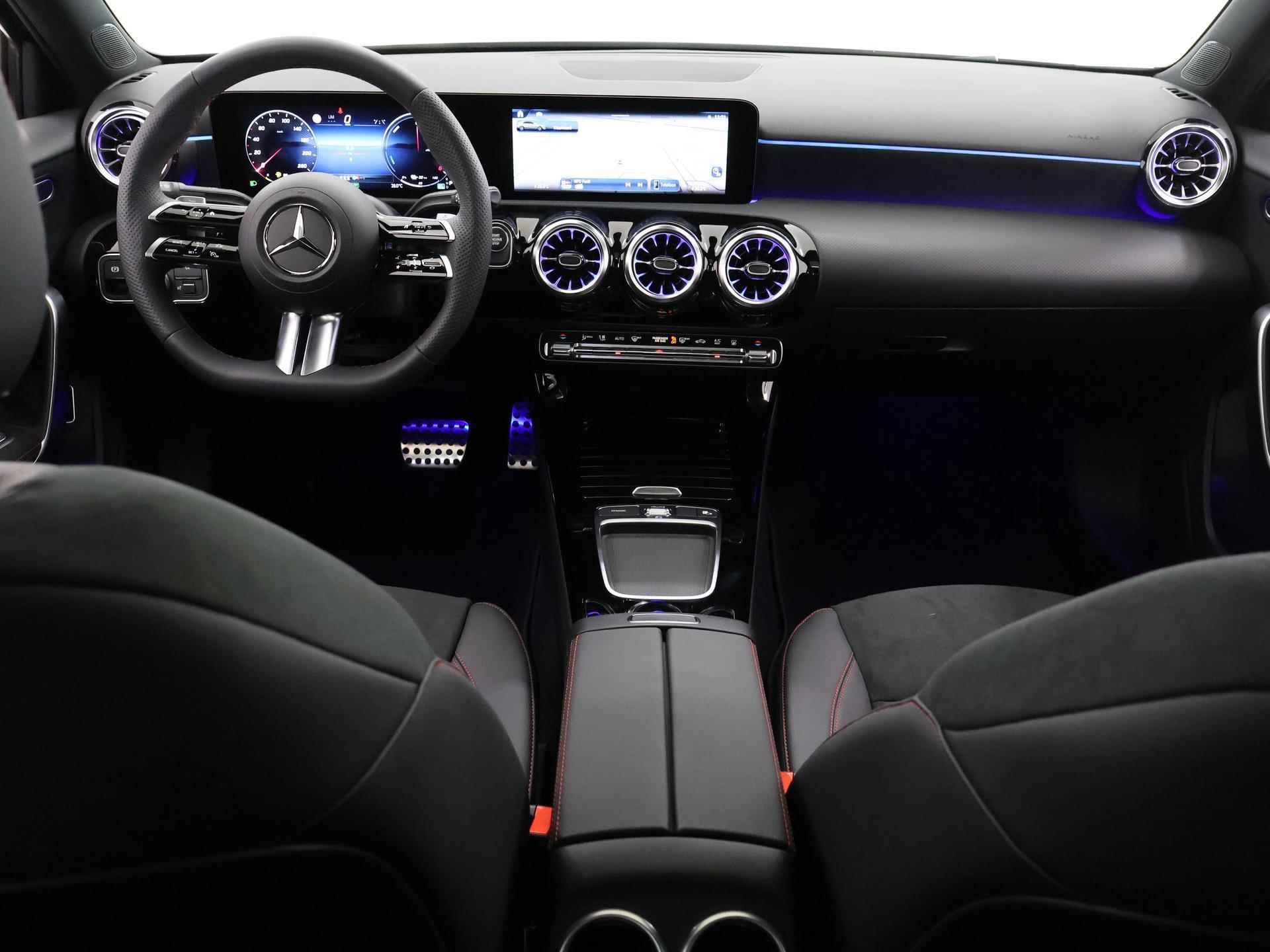 Mercedes-Benz A-klasse 250e AMG Line Limousine | adaptieve cruise control | Panorama-schuifdak | Multibeam LED | Keyless-go | Achteruitrijcamera | Sfeerverlichting | Nightpakket | - 9/48