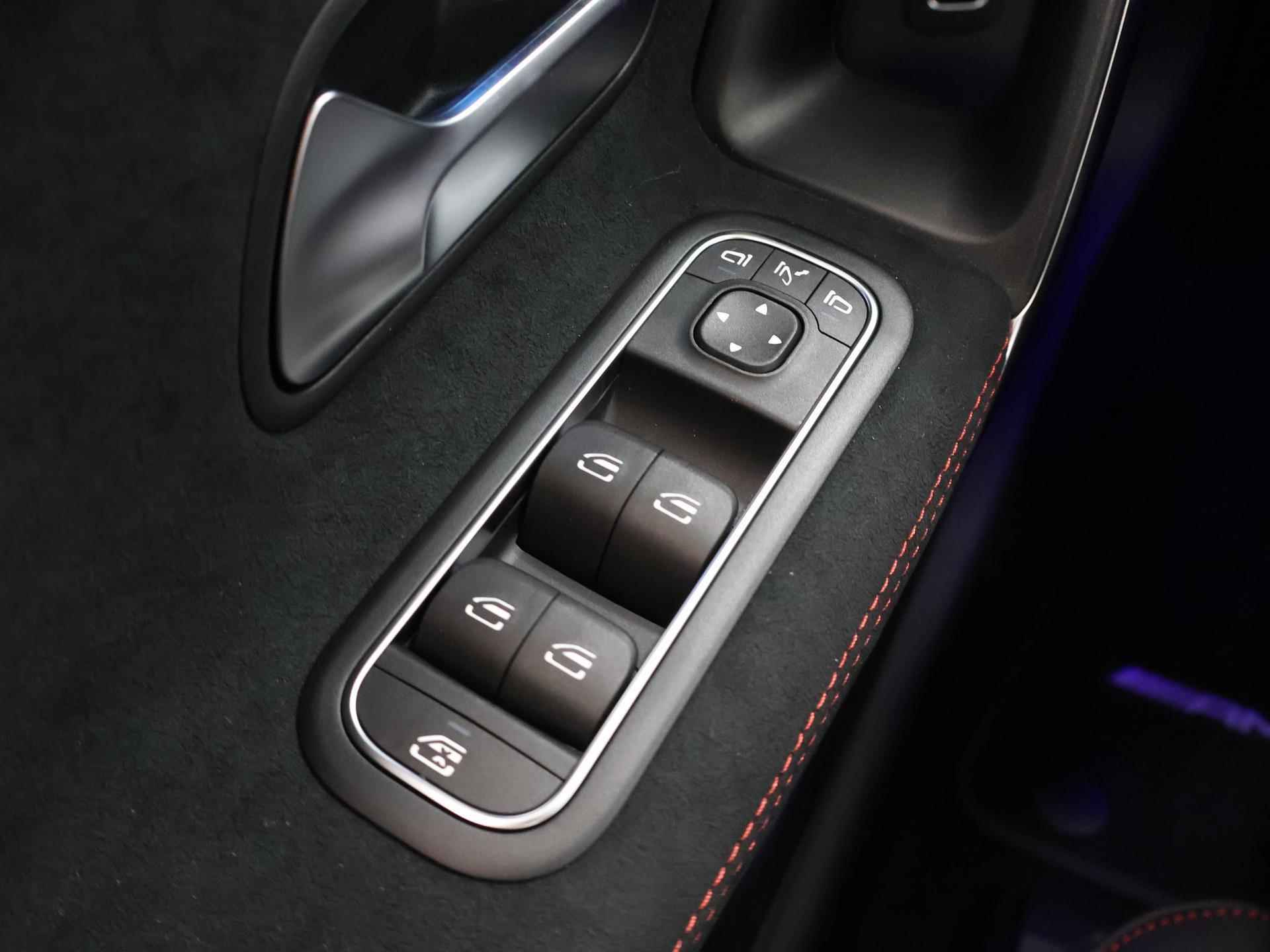 Mercedes-Benz A-klasse 250e AMG Line Limousine | adaptieve cruise control | Panorama-schuifdak | Multibeam LED | Keyless-go | Achteruitrijcamera | Sfeerverlichting | Nightpakket | - 40/48
