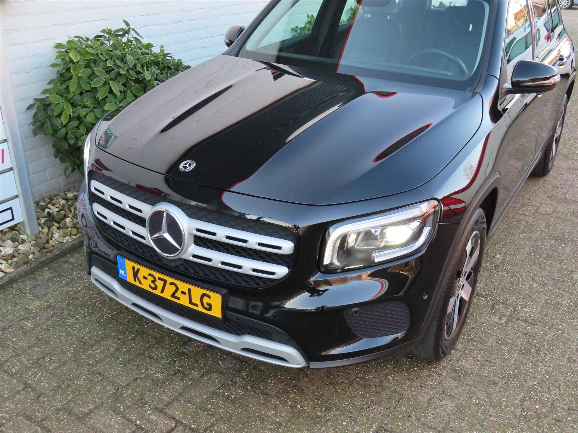 Mercedes GLB 200 163PK 7G-DCT Business Solution/ Apple Carplay/ Led koplampen/ DAB/ Navigatie/ Stoelverwarming/ Camera achter/ 1 Eigenaar/ Origineel NL/ NAP - 33/40