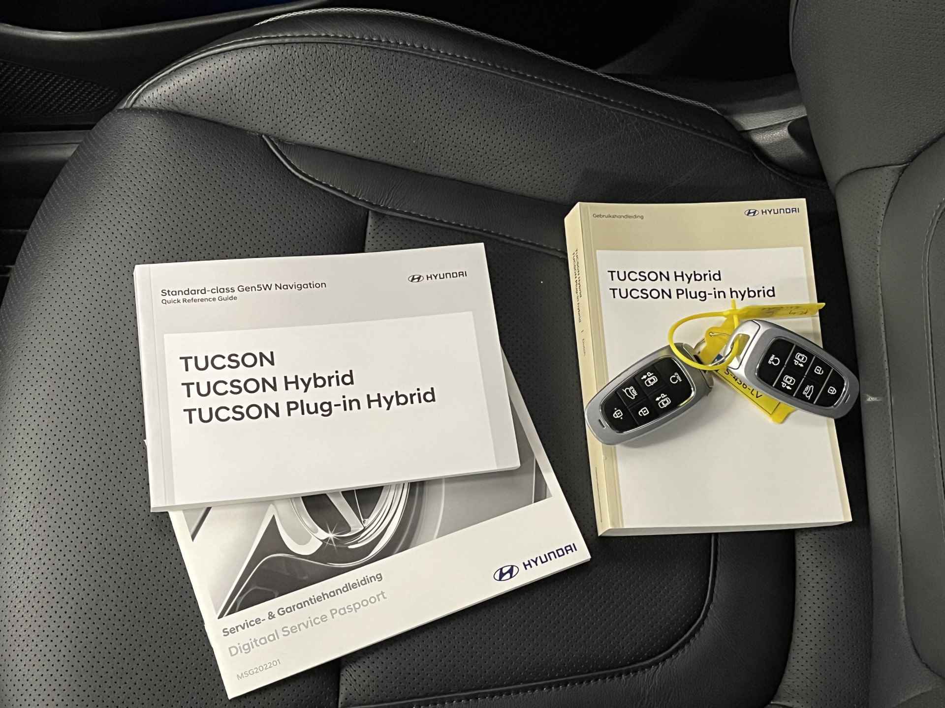 Hyundai Tucson 1.6 T-GDI PHEV Premium 4WD LEDER | STOELVERWARMING + KOELING | 19 INCH | ZEER COMPLETE AUTO! - 13/51
