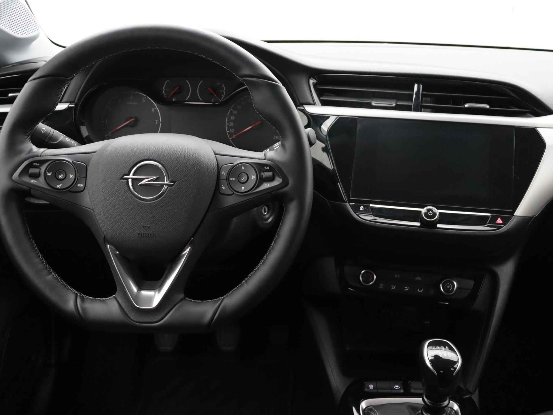Opel Corsa Edition 100pk | Navigatie | Parkeersensoren Achter | Airco | Stuur Verwarmd | Licht Metalen Velgen 16" - 18/33