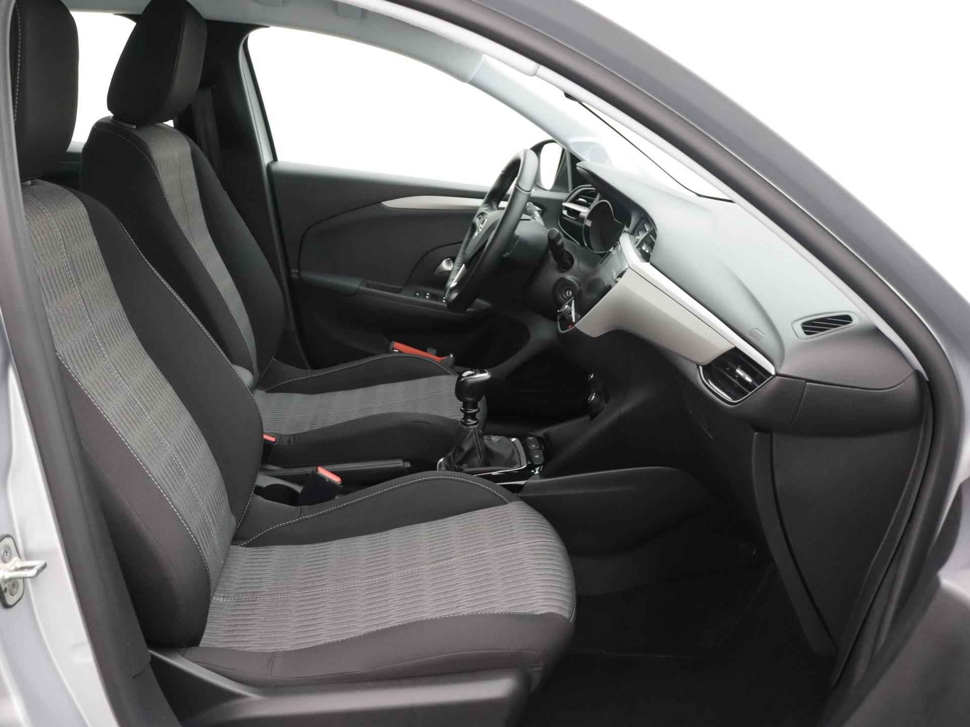 Opel Corsa Edition 100pk | Navigatie | Parkeersensoren Achter | Airco | Stuur Verwarmd | Licht Metalen Velgen 16" - 19/33