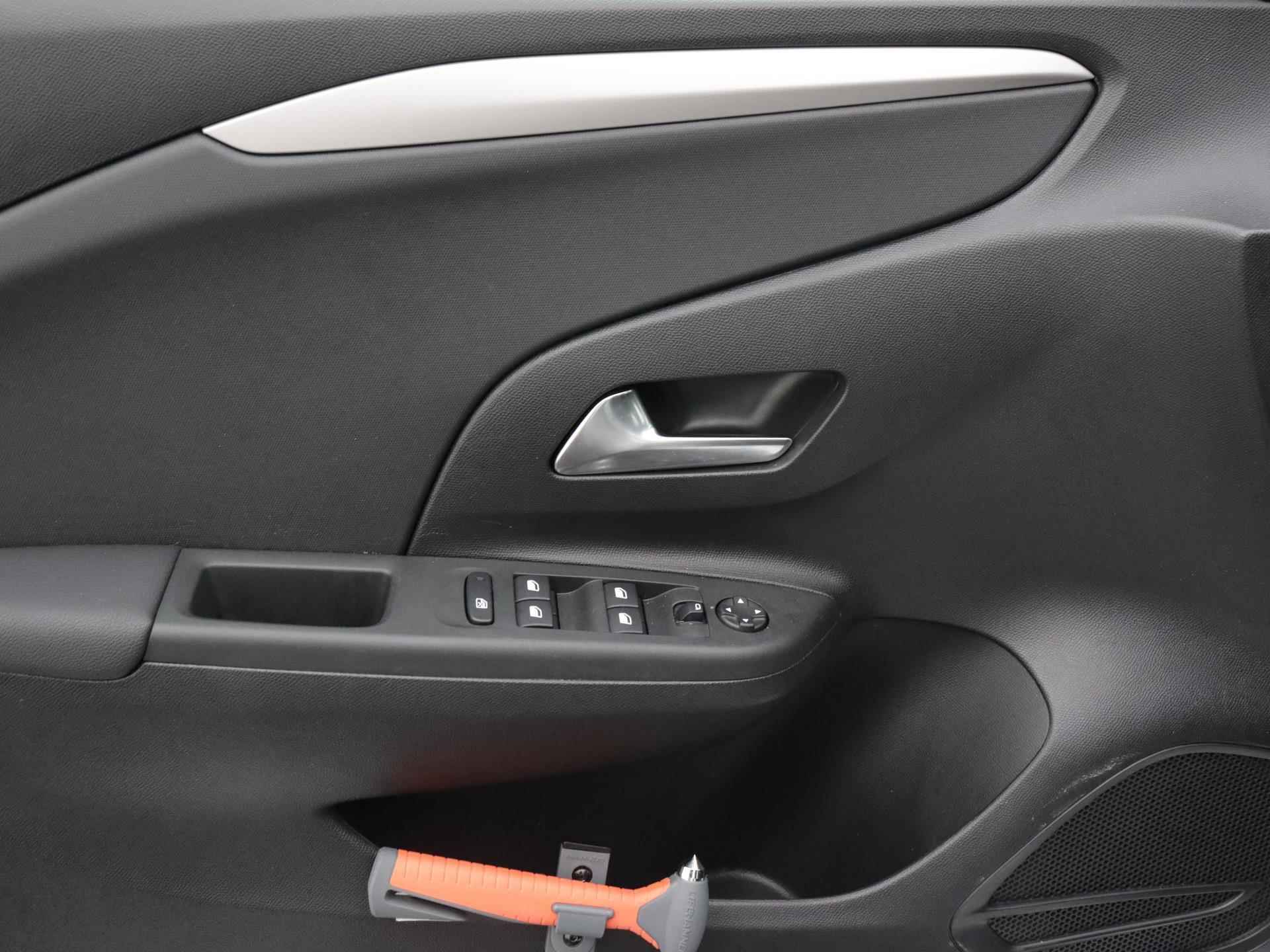 Opel Corsa Edition 100pk | Navigatie | Parkeersensoren Achter | Airco | Stuur Verwarmd | Licht Metalen Velgen 16" - 21/33