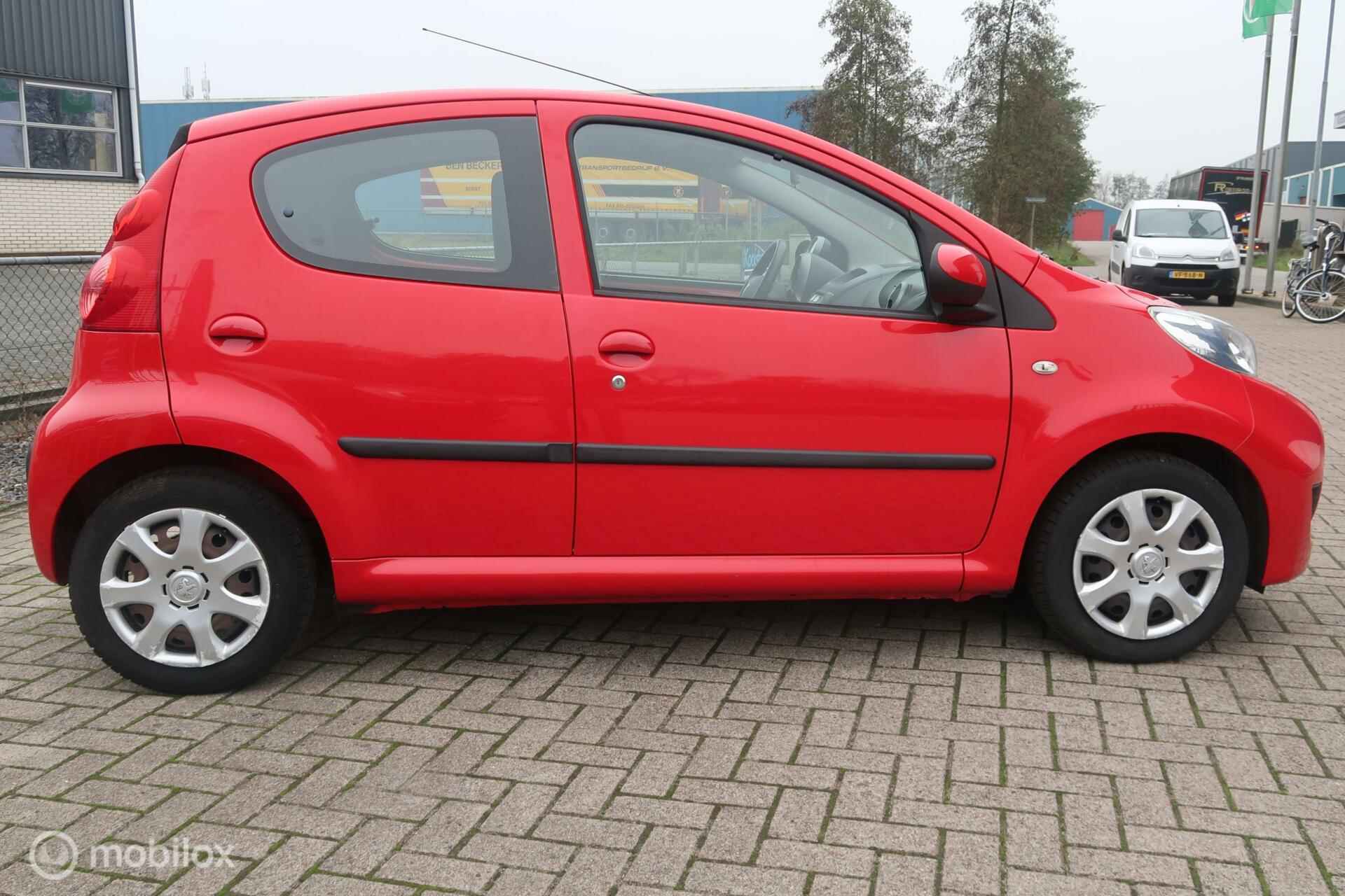 Peugeot 107 1.0-12V Urban Move - 6/15